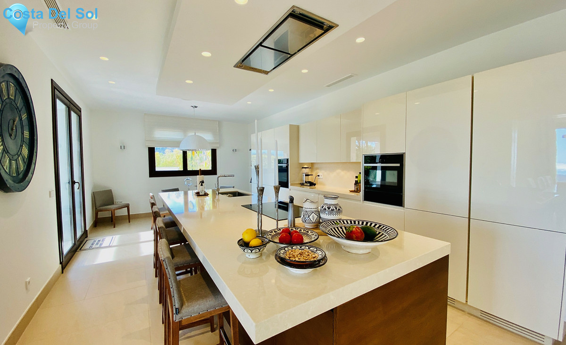 Detached Villa in Benahavís-704654