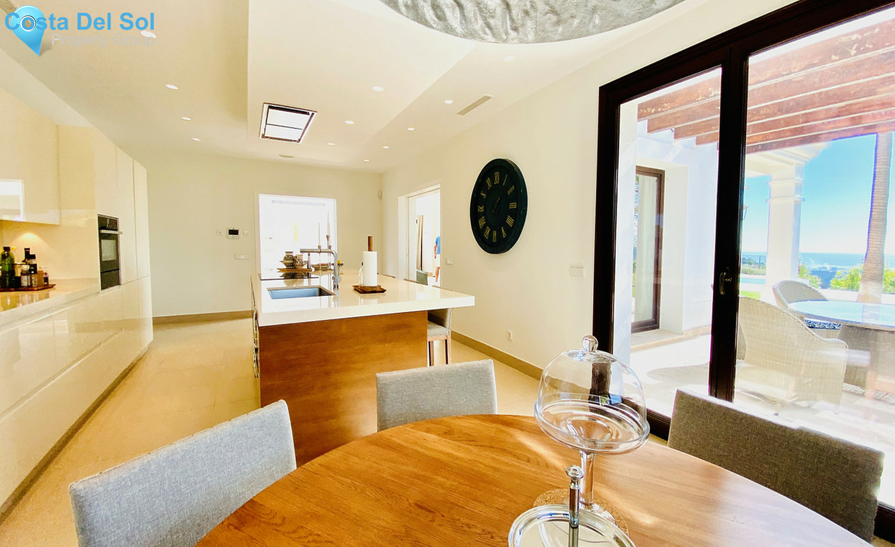 Detached Villa in Benahavís-704655