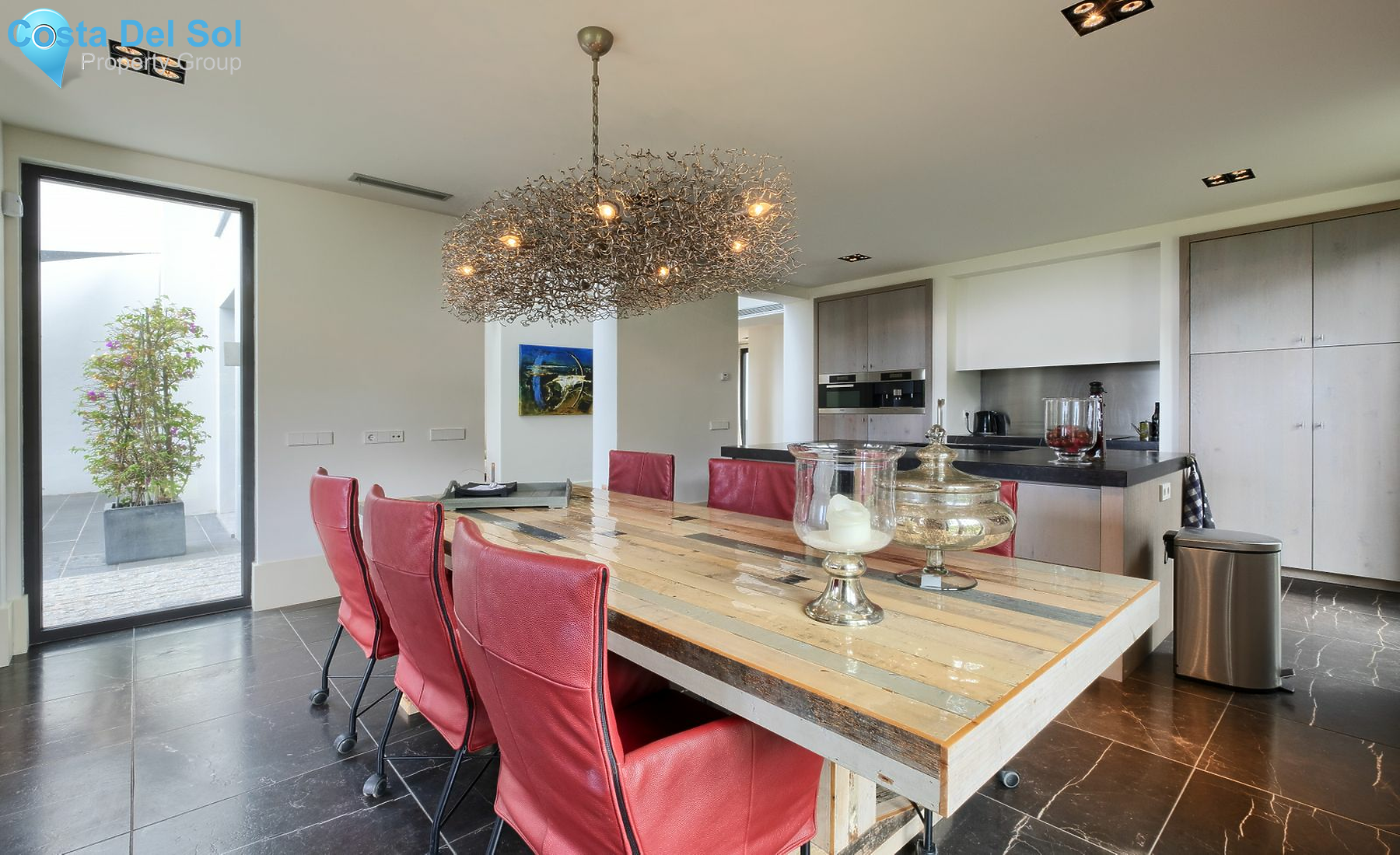 Detached Villa in Benahavís-1207350