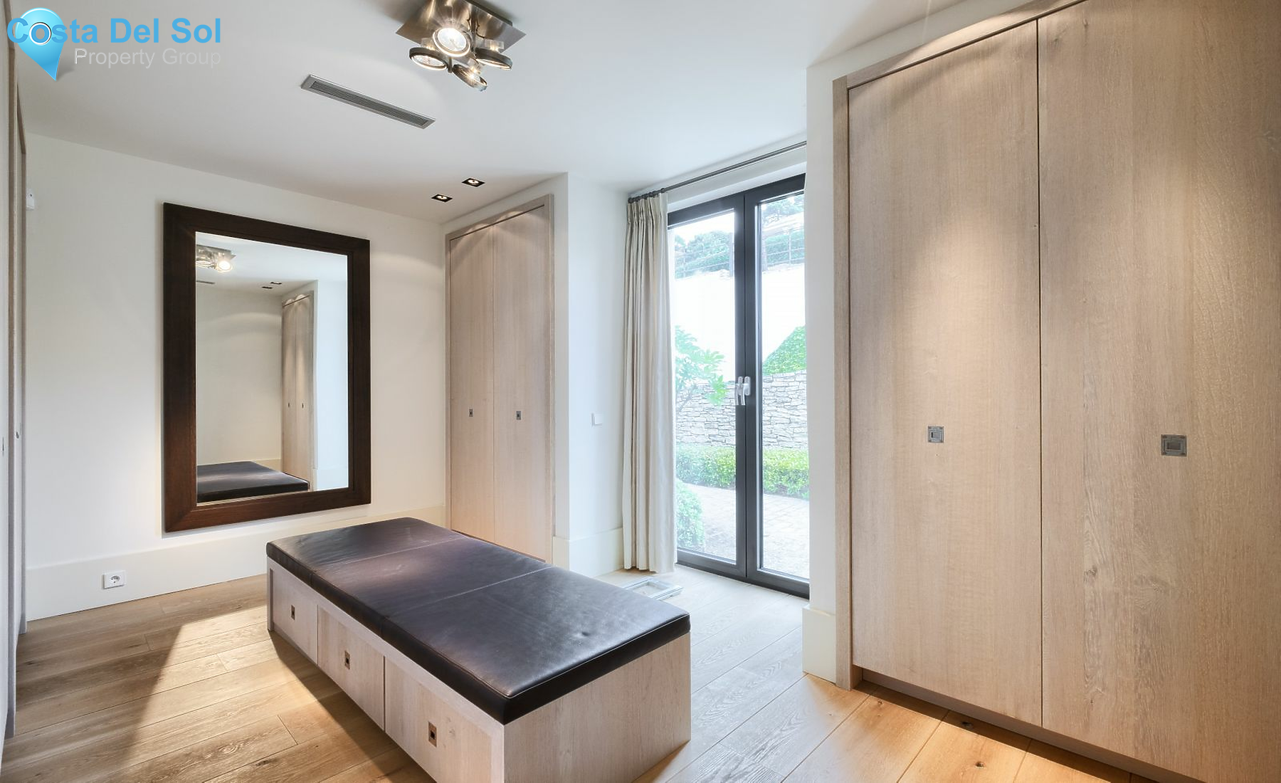 Detached Villa in Benahavís-1207355