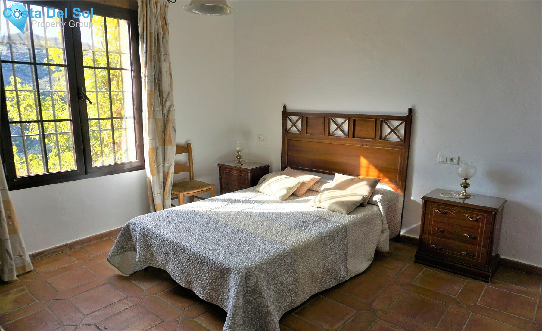 Detached Villa in Benamocarra-1400326
