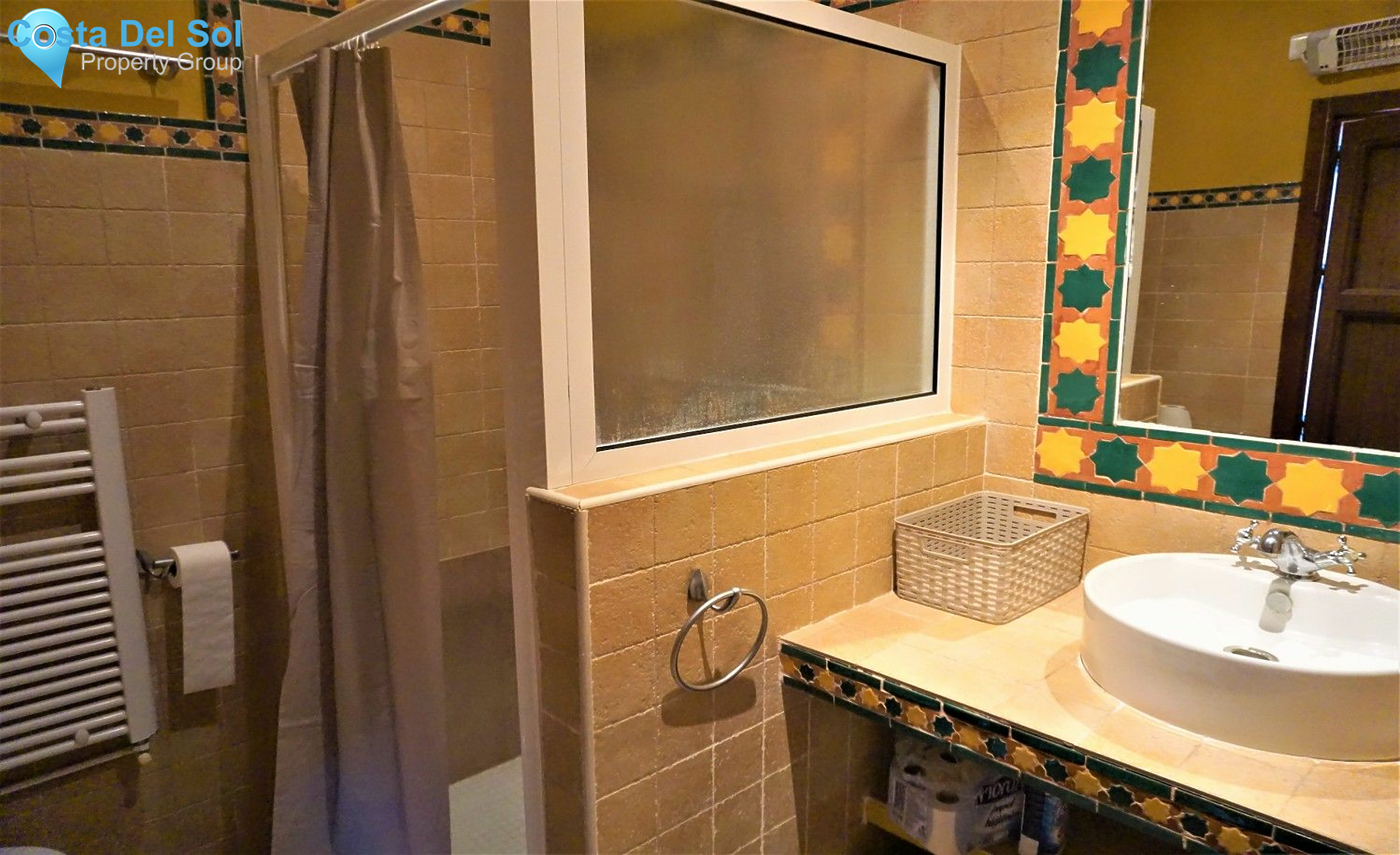 Detached Villa in Benamocarra-1400316