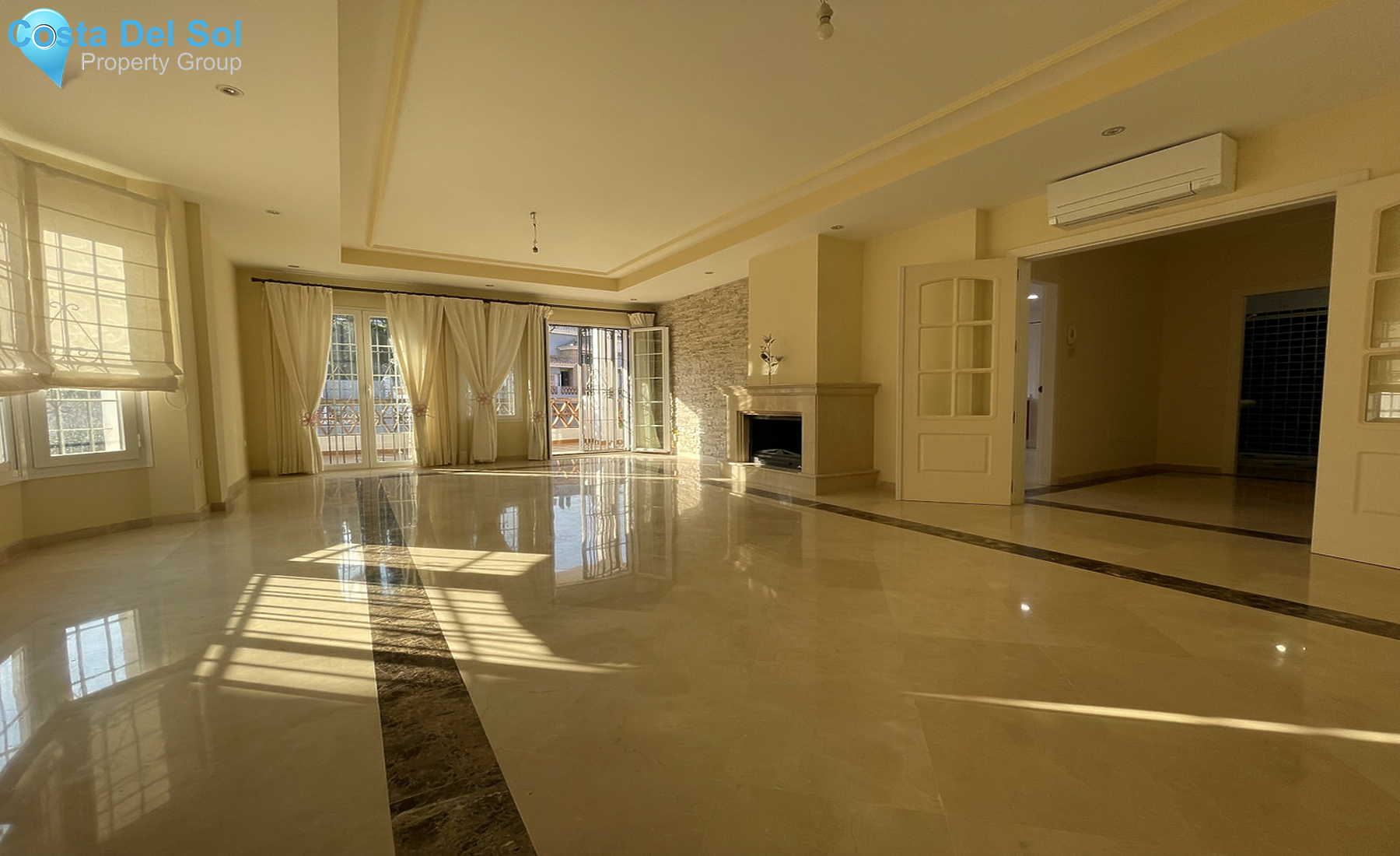 Detached Villa in Mijas Costa-731255