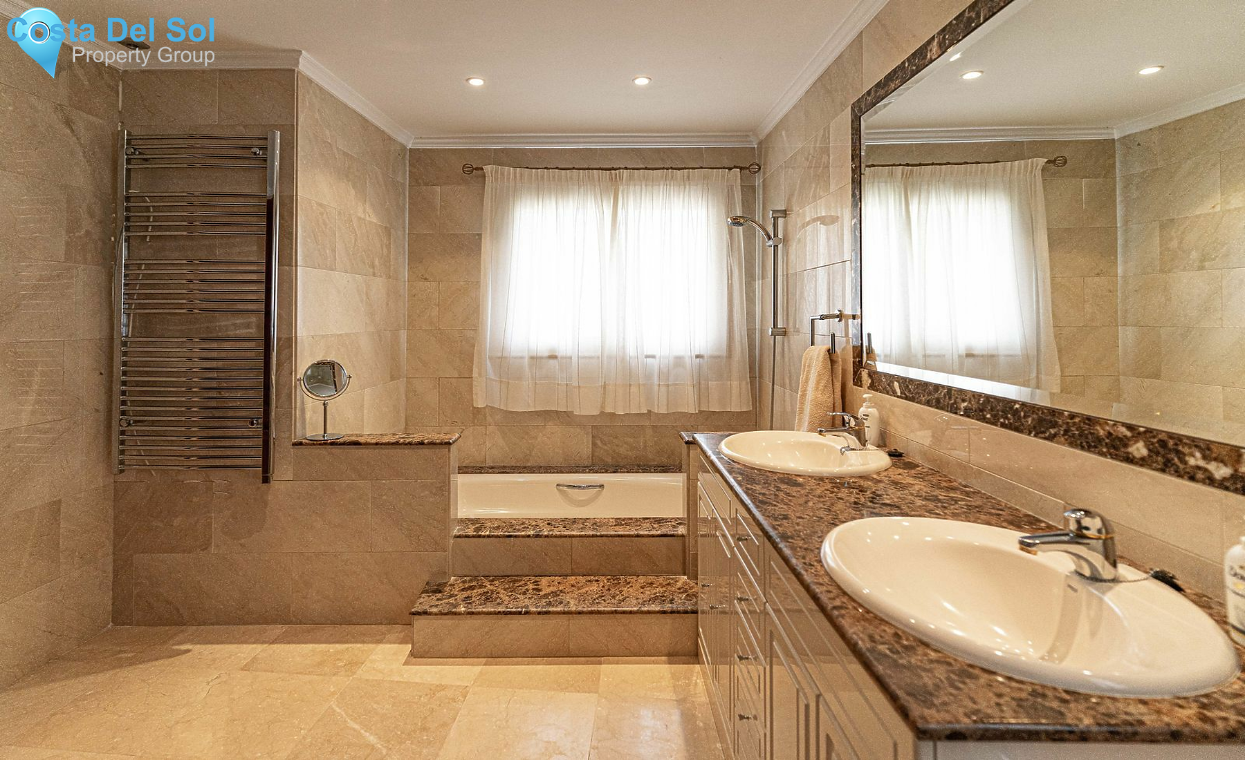 Detached Villa in El Paraiso-1131091