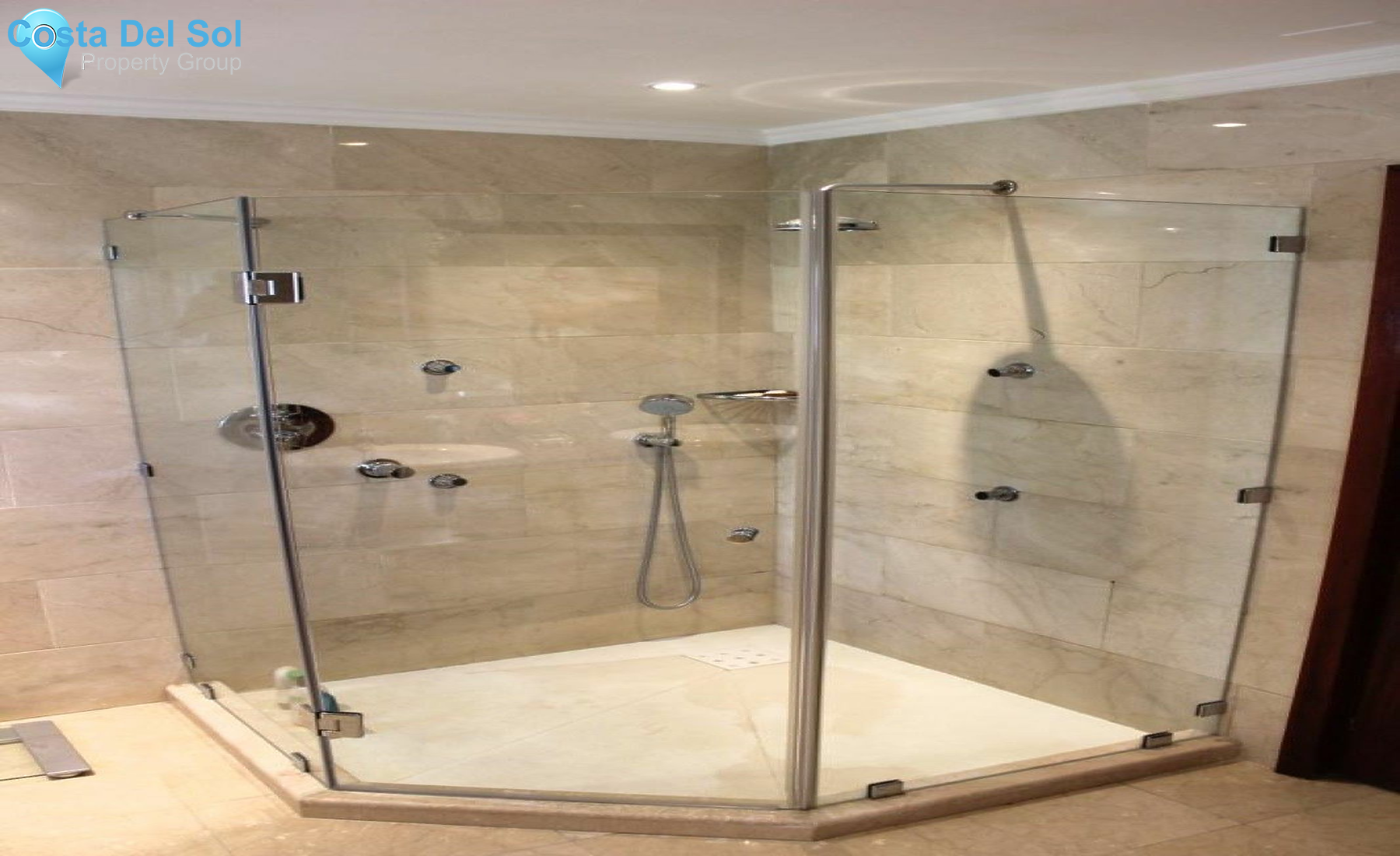 Detached Villa in El Paraiso-1131092