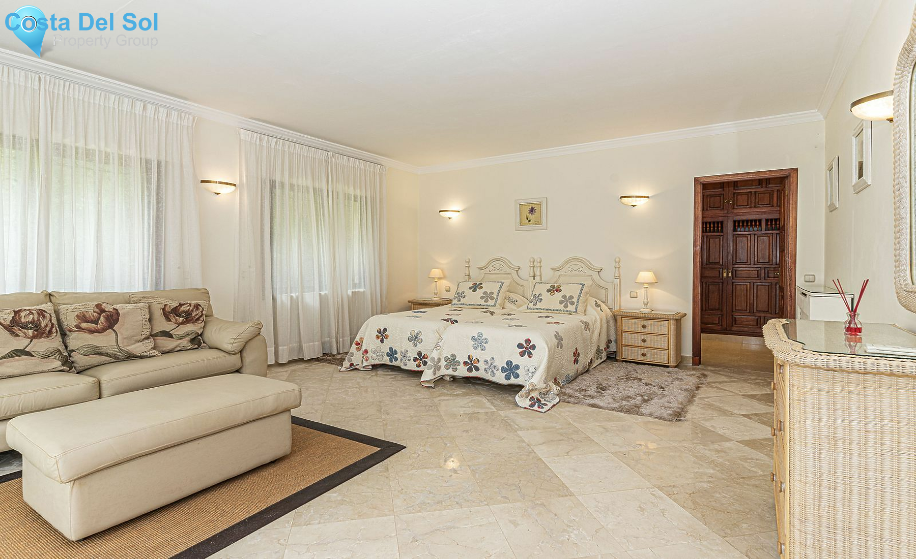 Detached Villa in El Paraiso-1131094