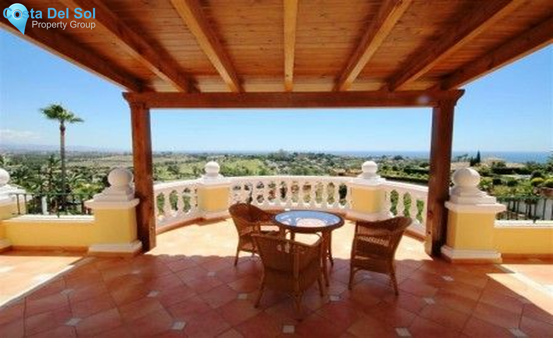 Detached Villa in El Paraiso