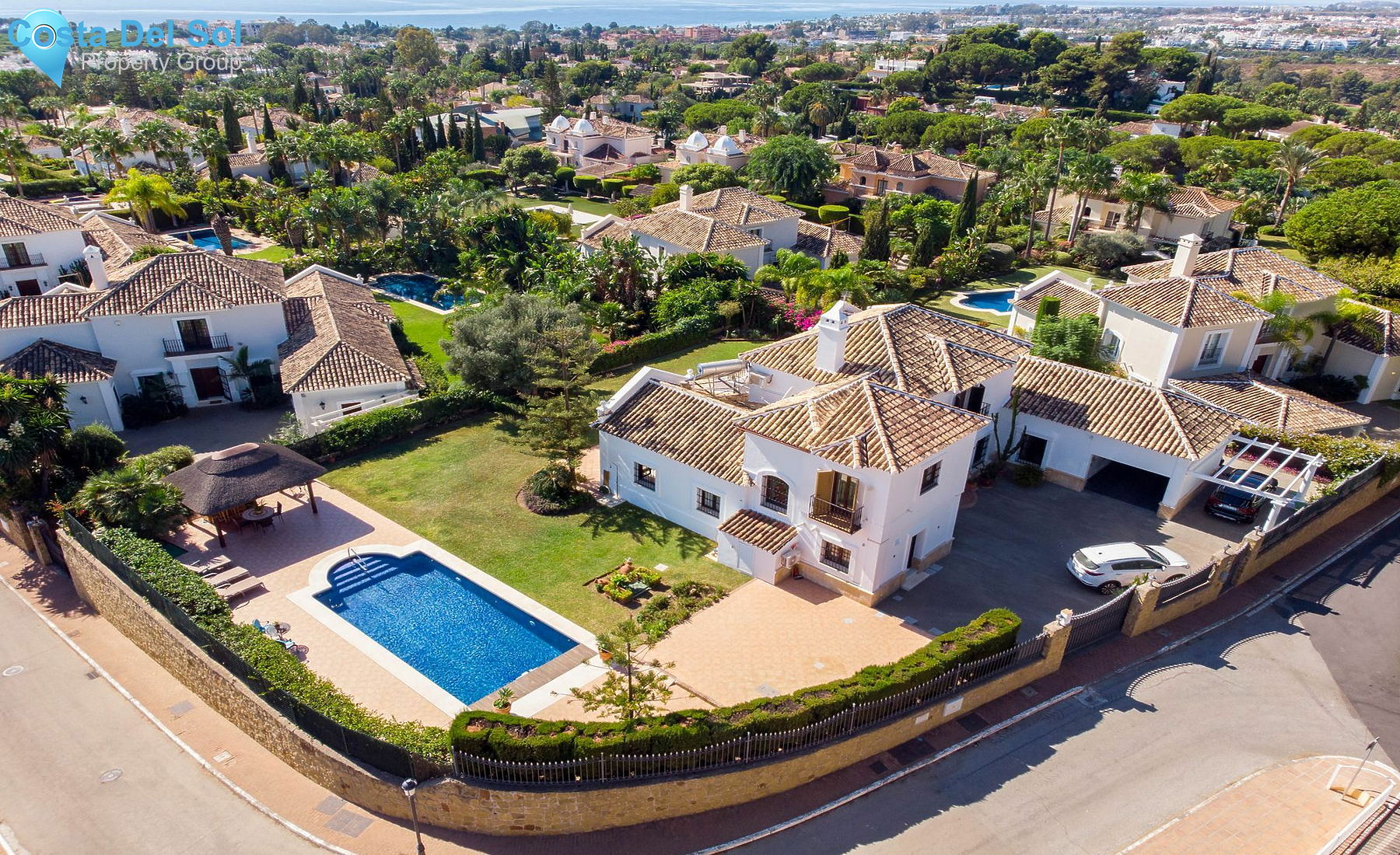 Detached Villa in El Paraiso