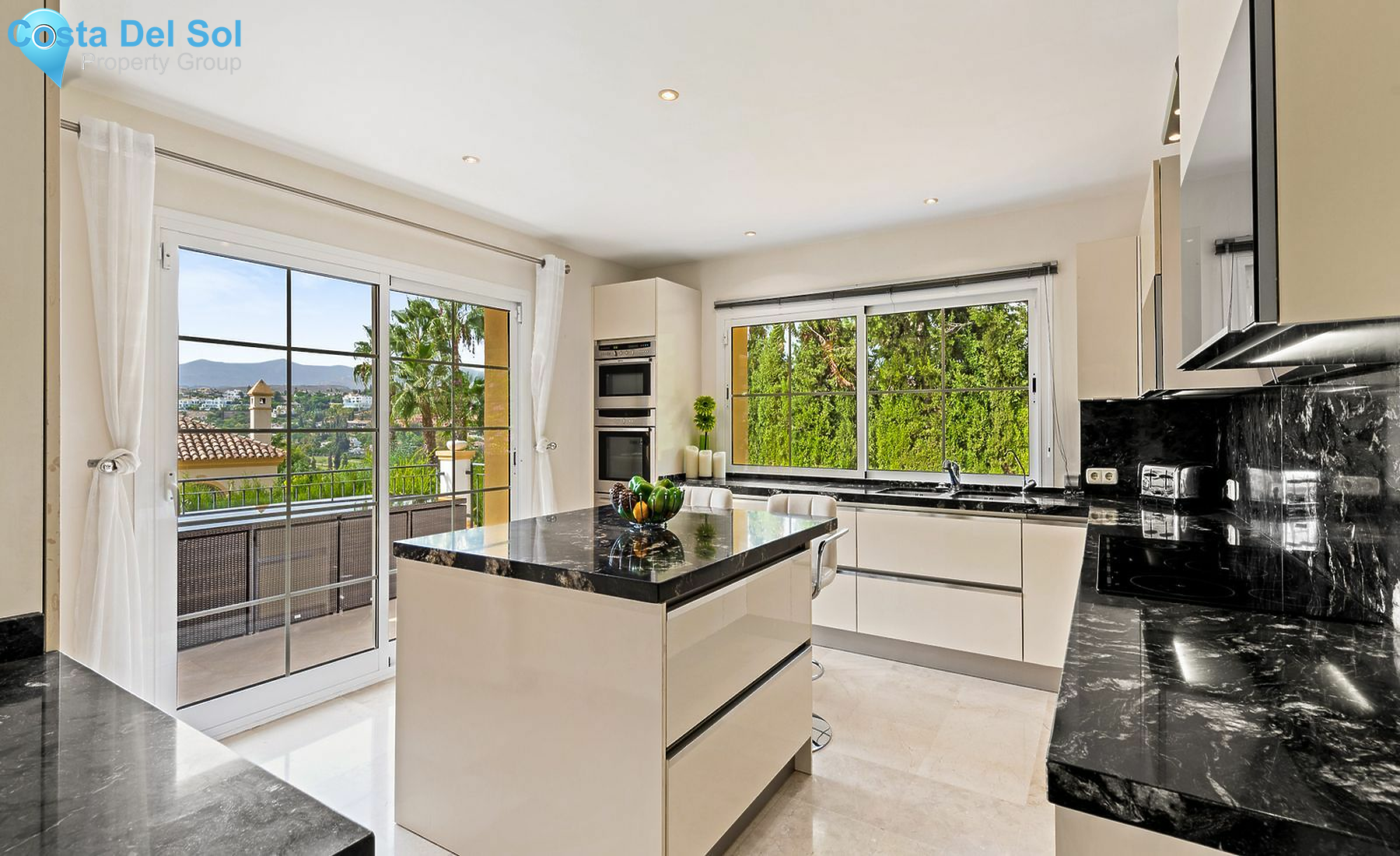 Detached Villa in El Paraiso-1486599