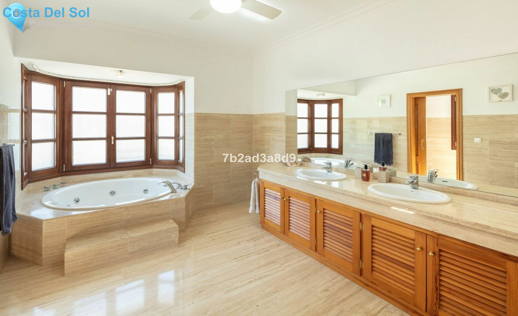 Detached Villa in El Paraiso-1498287