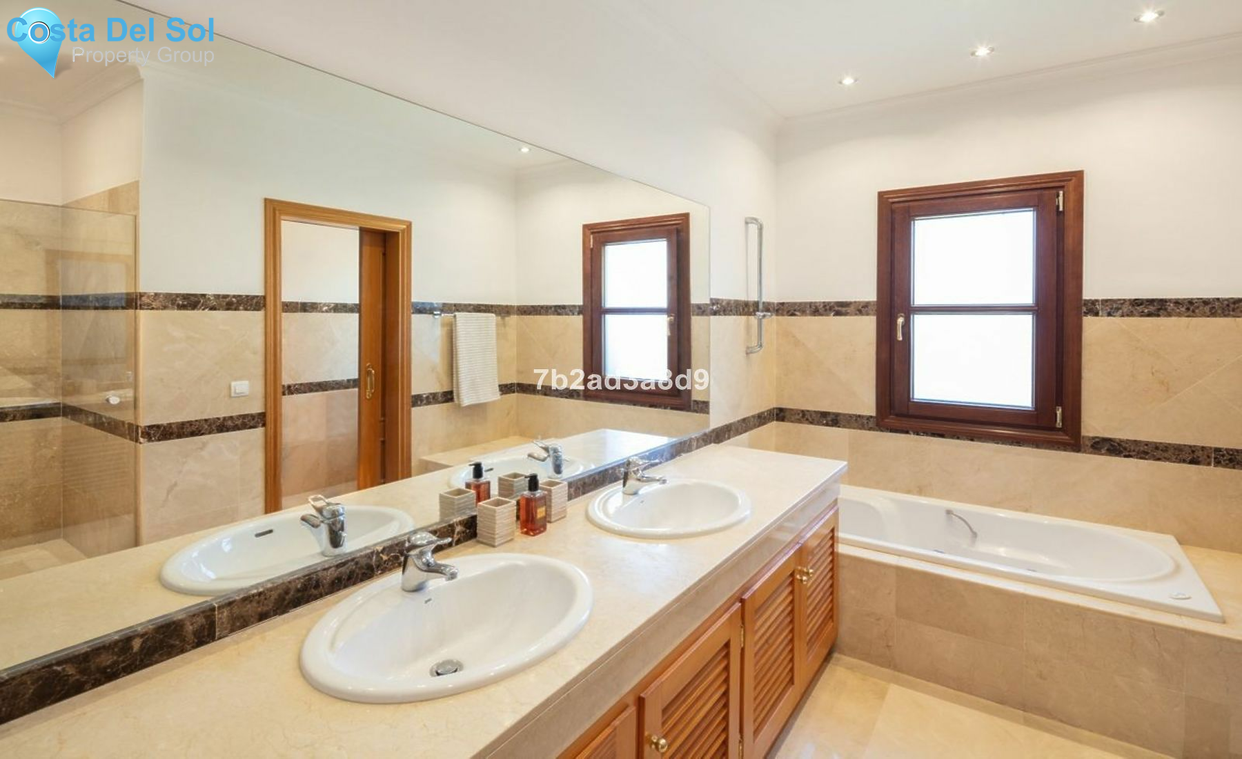 Detached Villa in El Paraiso-1498290