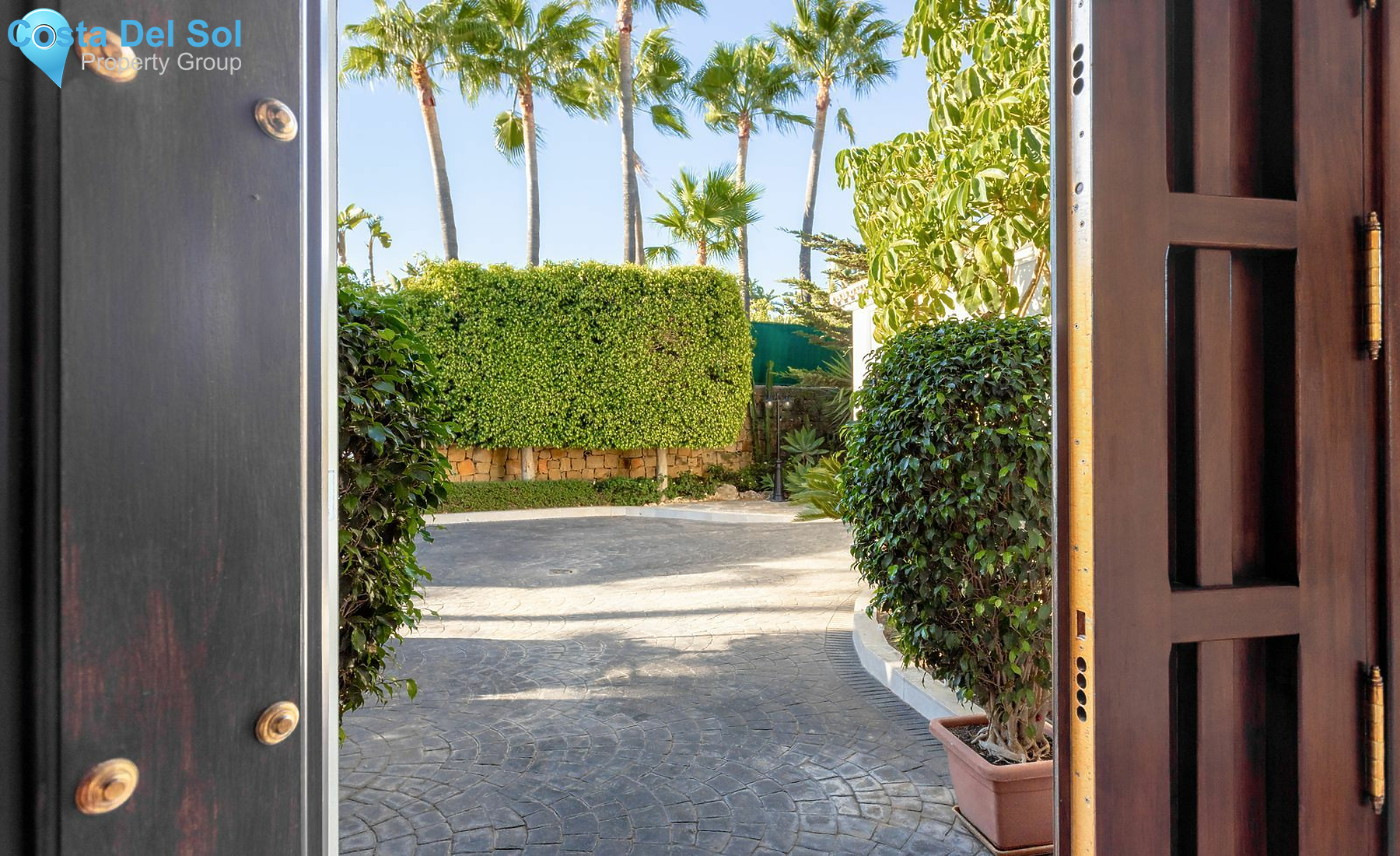 Detached Villa in El Paraiso-1517561