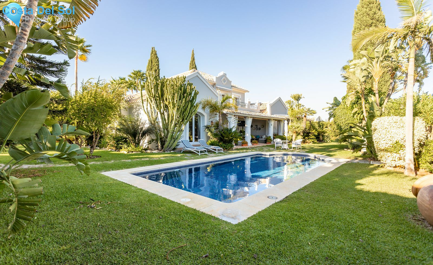 Detached Villa in El Paraiso-1517550