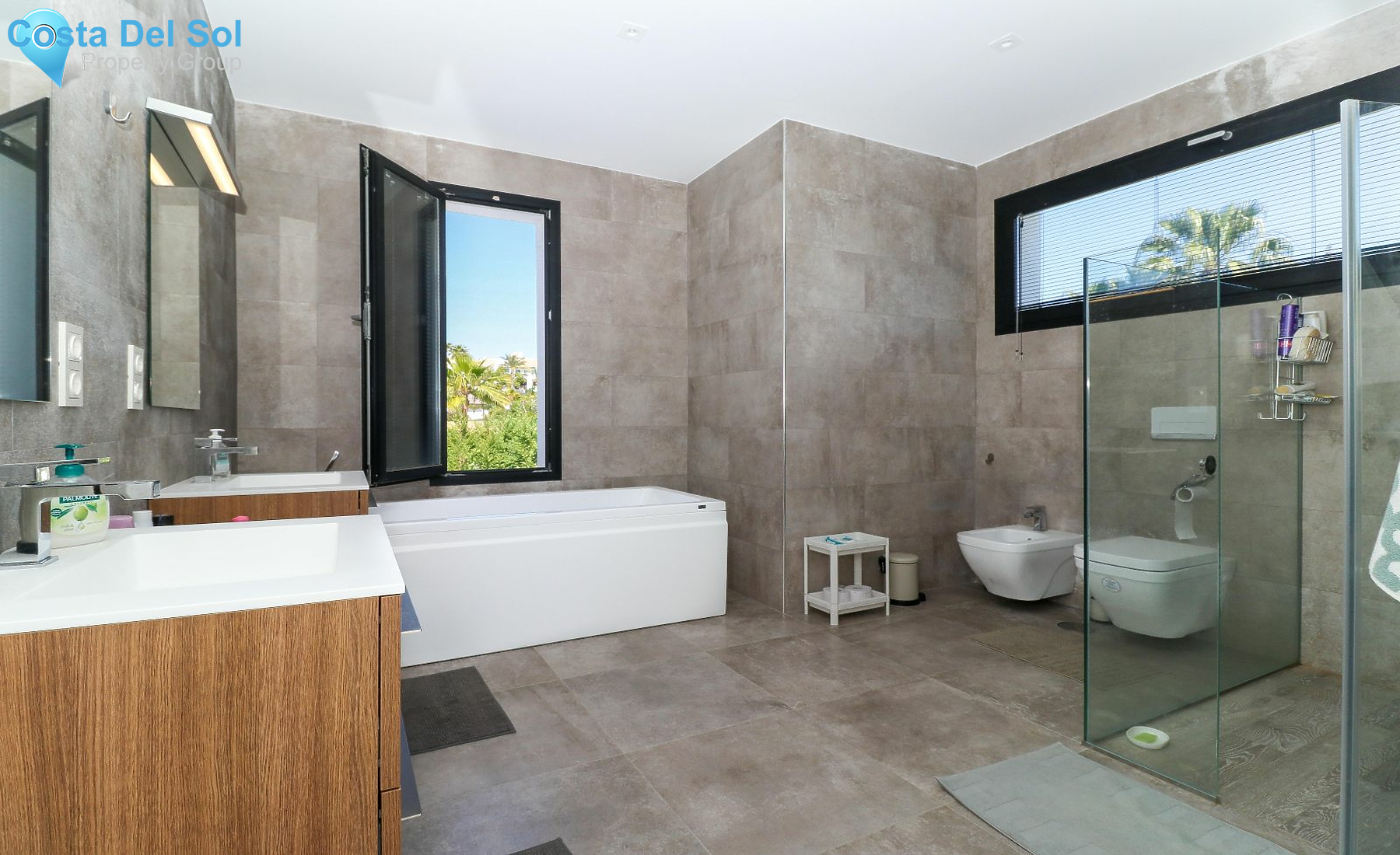 Detached Villa in El Paraiso-1550395