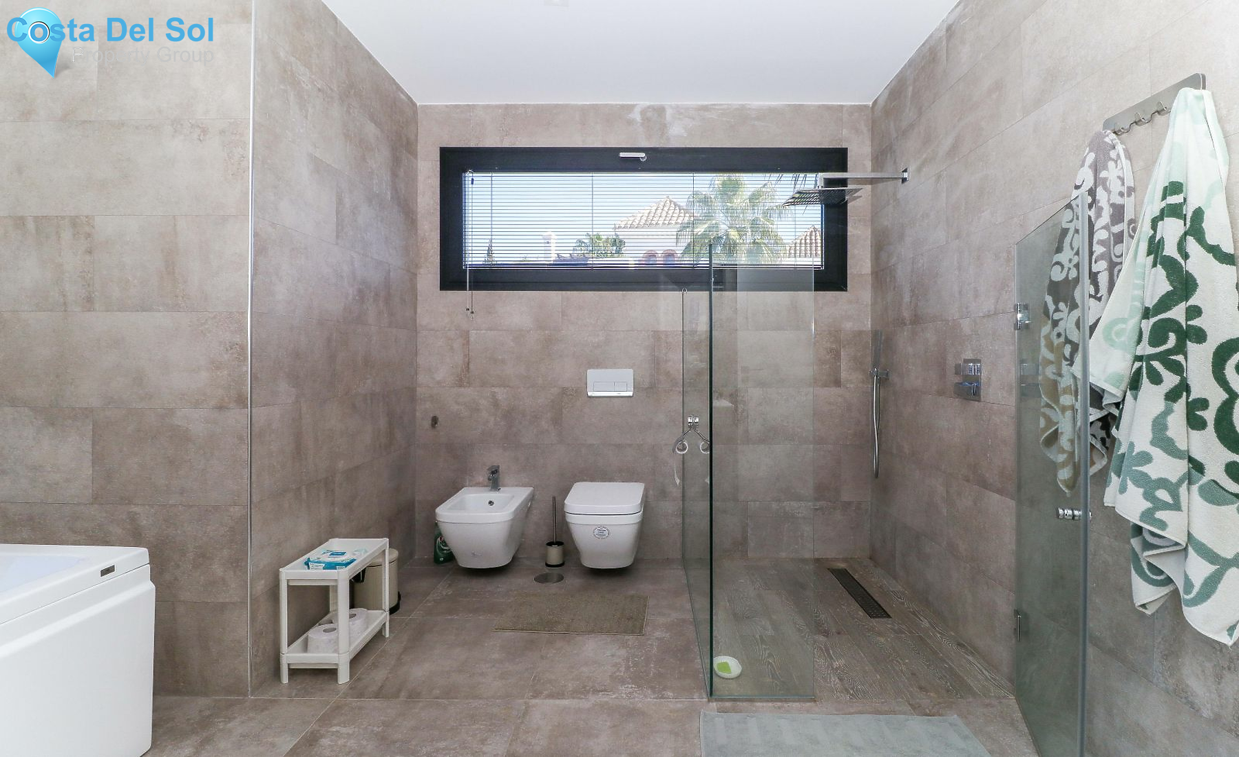 Detached Villa in El Paraiso-1550396