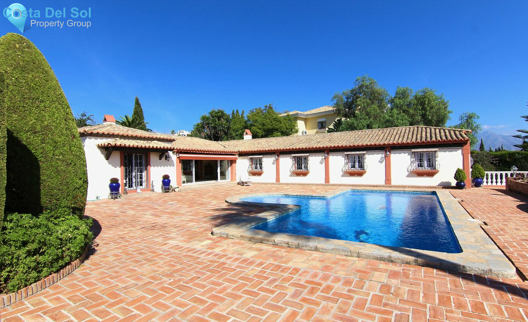 Detached Villa in El Paraiso
