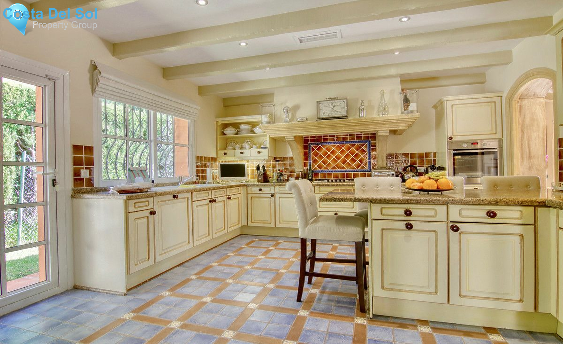 Detached Villa in El Paraiso-1554222