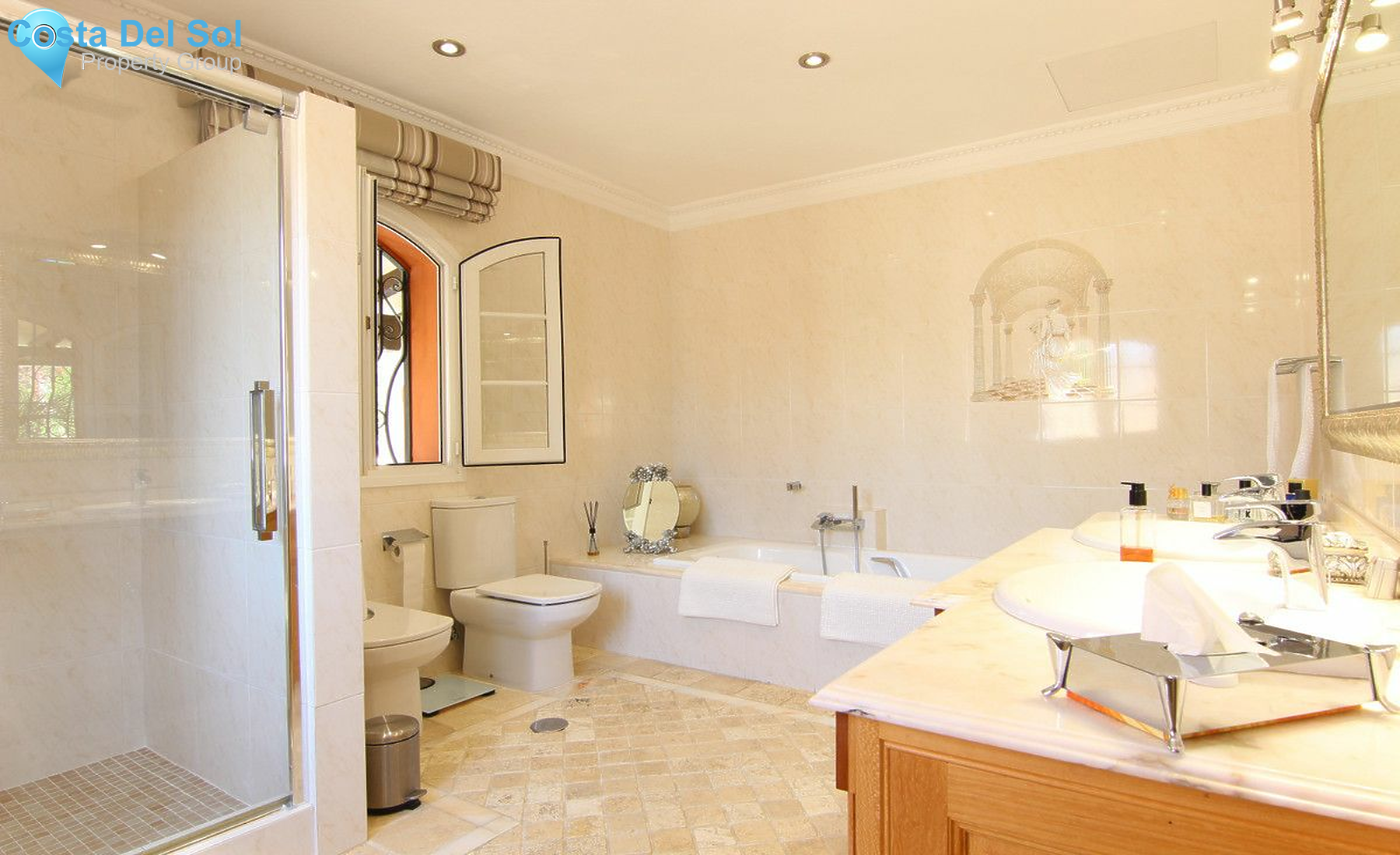 Detached Villa in El Paraiso-1554226