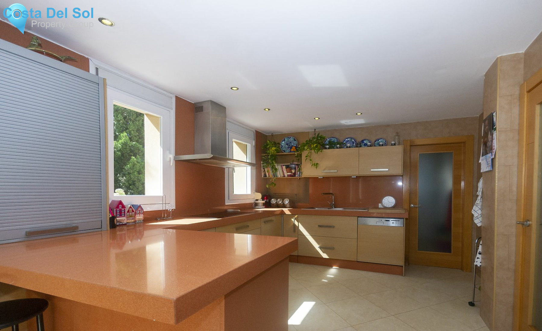 Detached Villa in El Pinillo-1200658