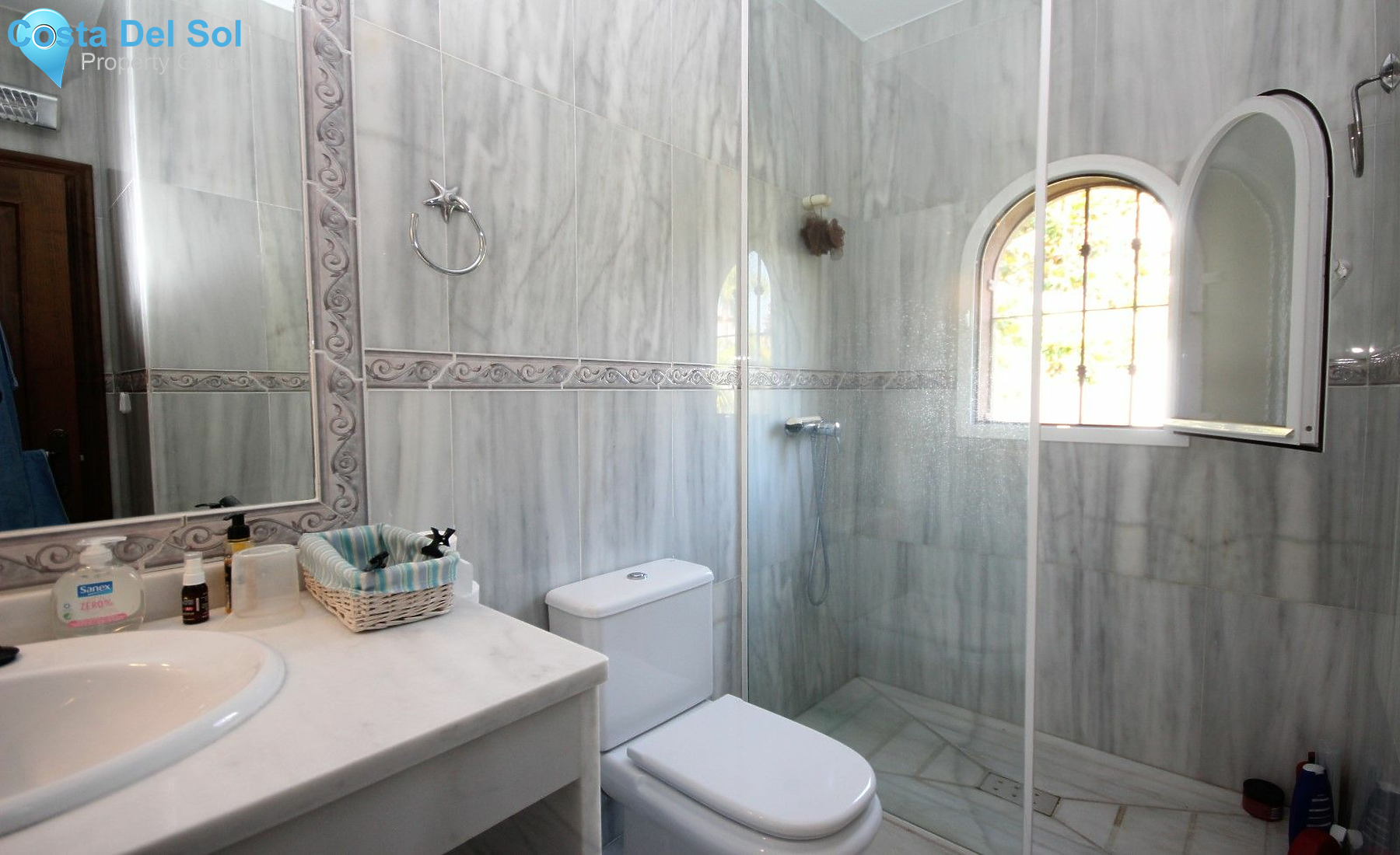 Detached Villa in Elviria-1221649