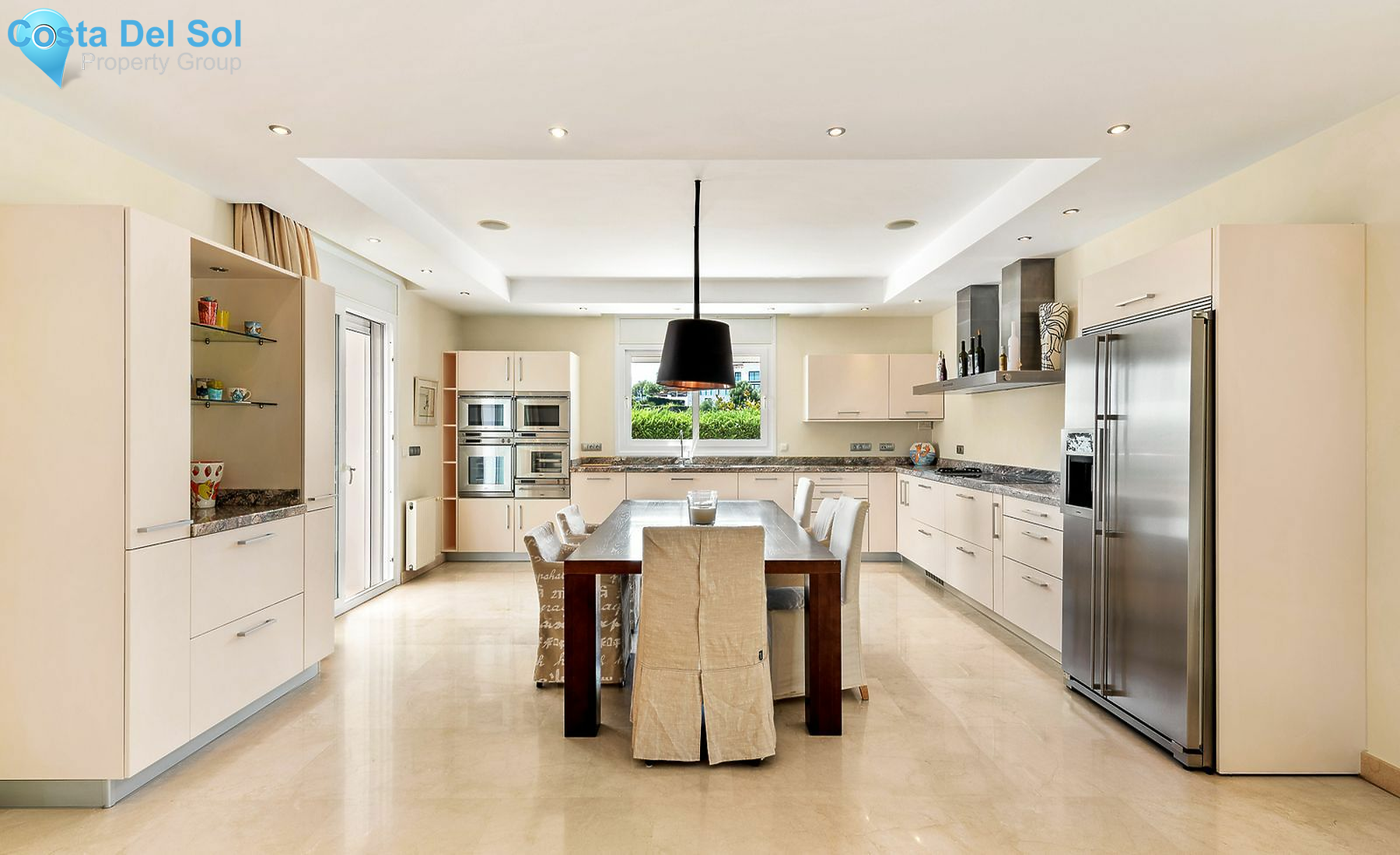 Detached Villa in Elviria-1419078