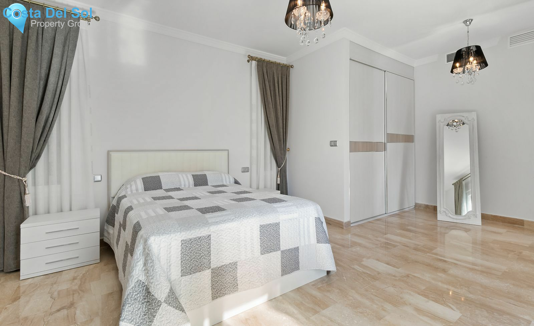 Detached Villa in Elviria-1530370