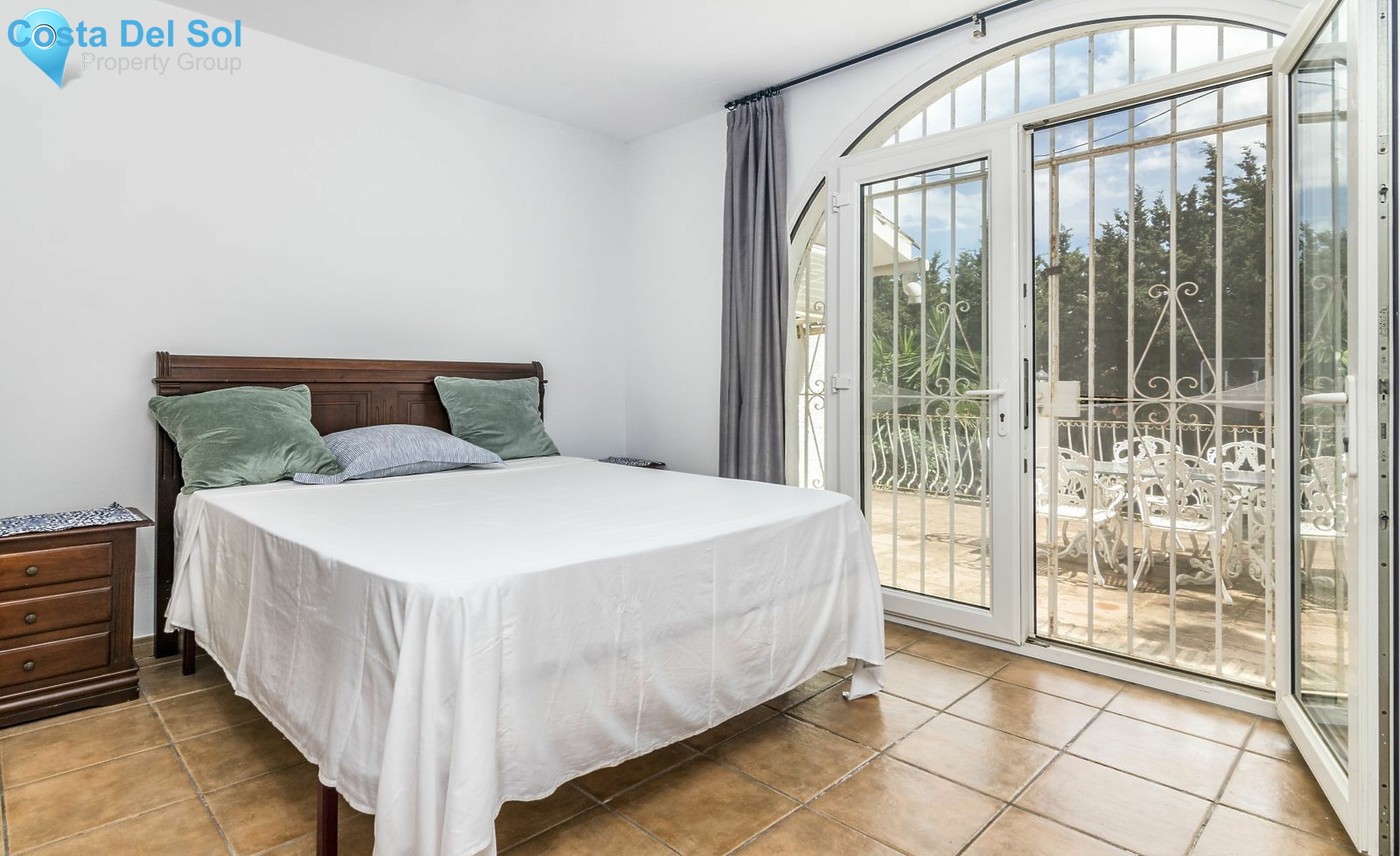 Detached Villa in Estepona-1136162