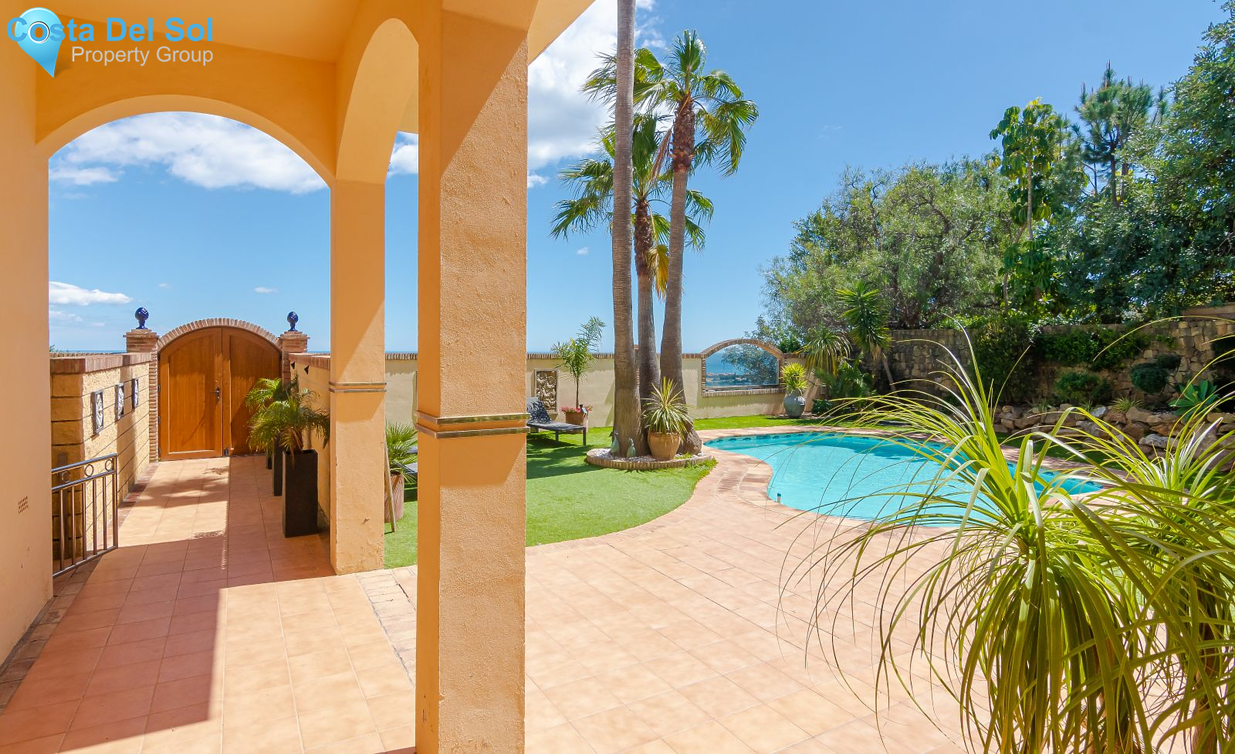 Detached Villa in Estepona-1141058