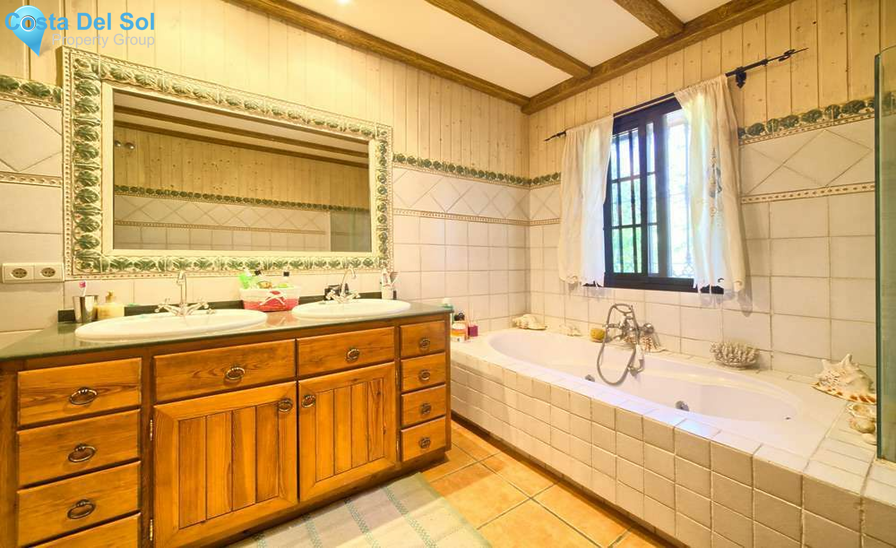 Detached Villa in Estepona-1211983