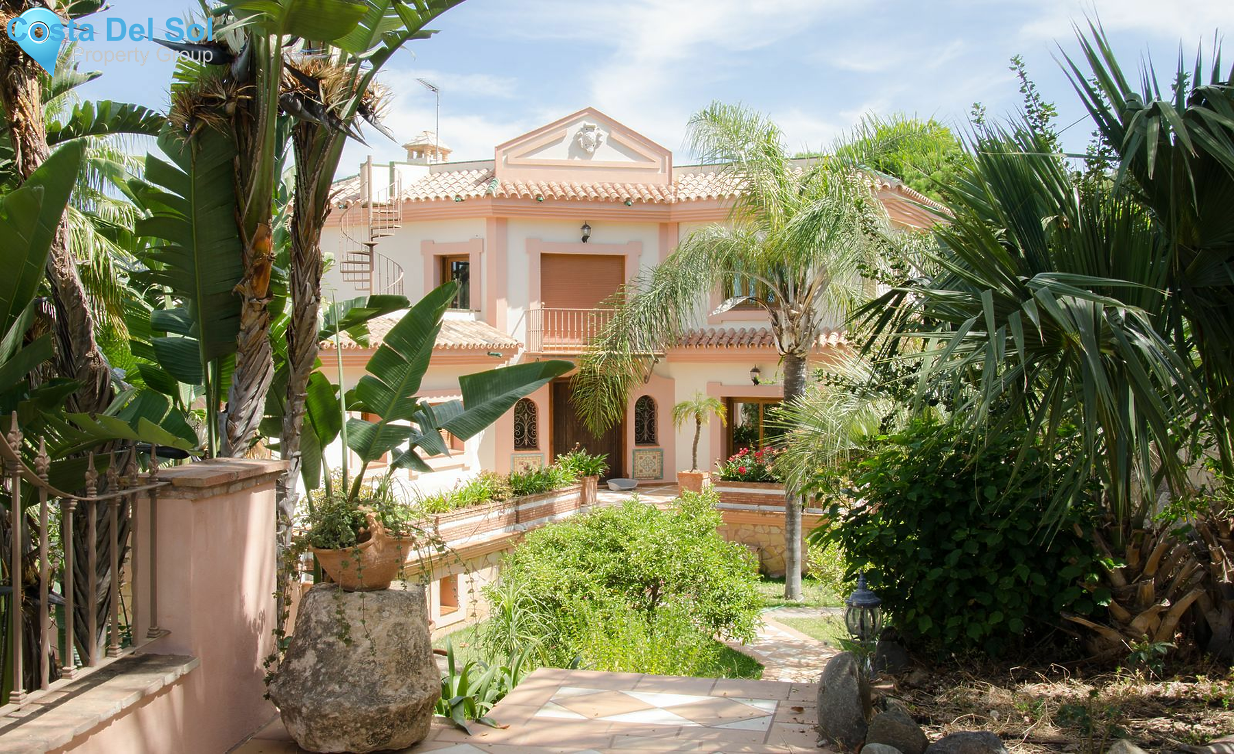 Detached Villa in Estepona