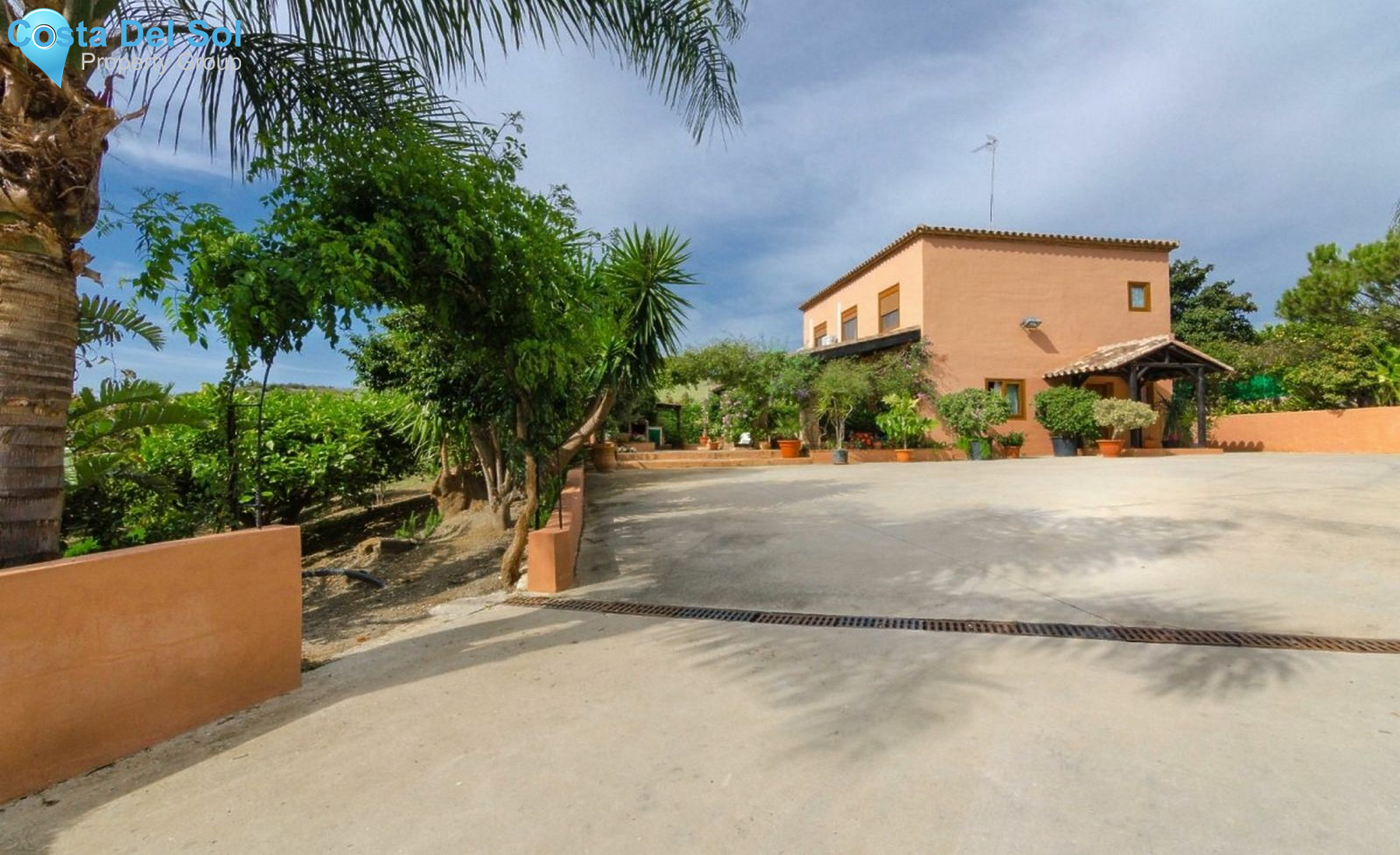 Detached Villa in Estepona-1450504