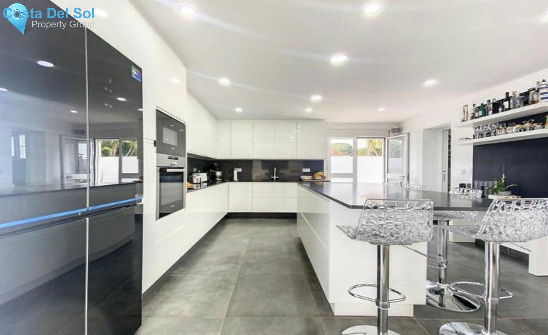 Detached Villa in Estepona-1498054