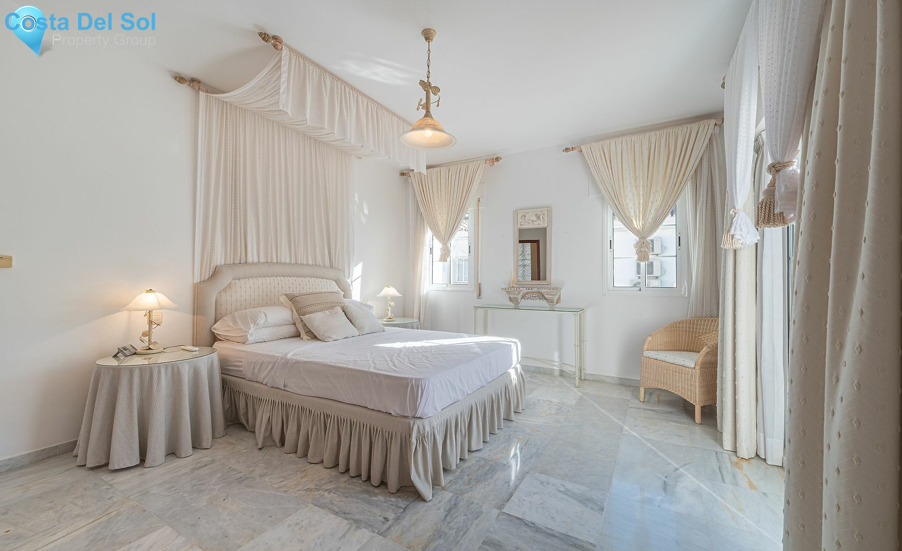 Detached Villa in Estepona-1545342
