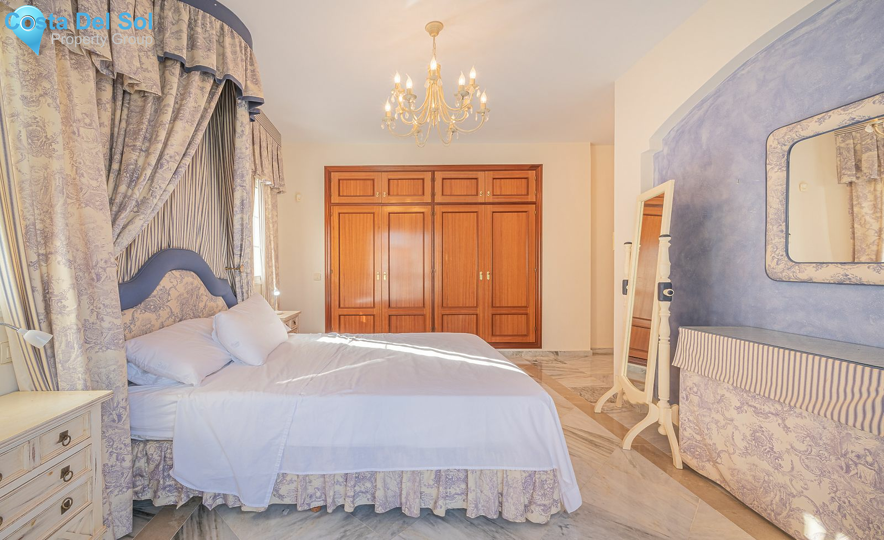 Detached Villa in Estepona-1545346