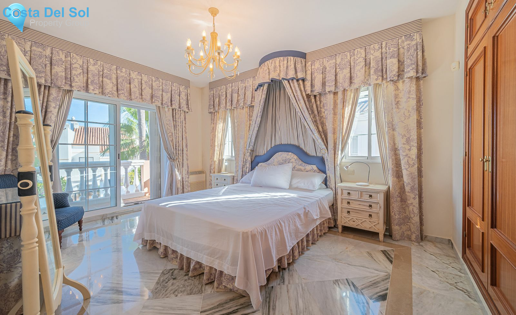Detached Villa in Estepona-1545347
