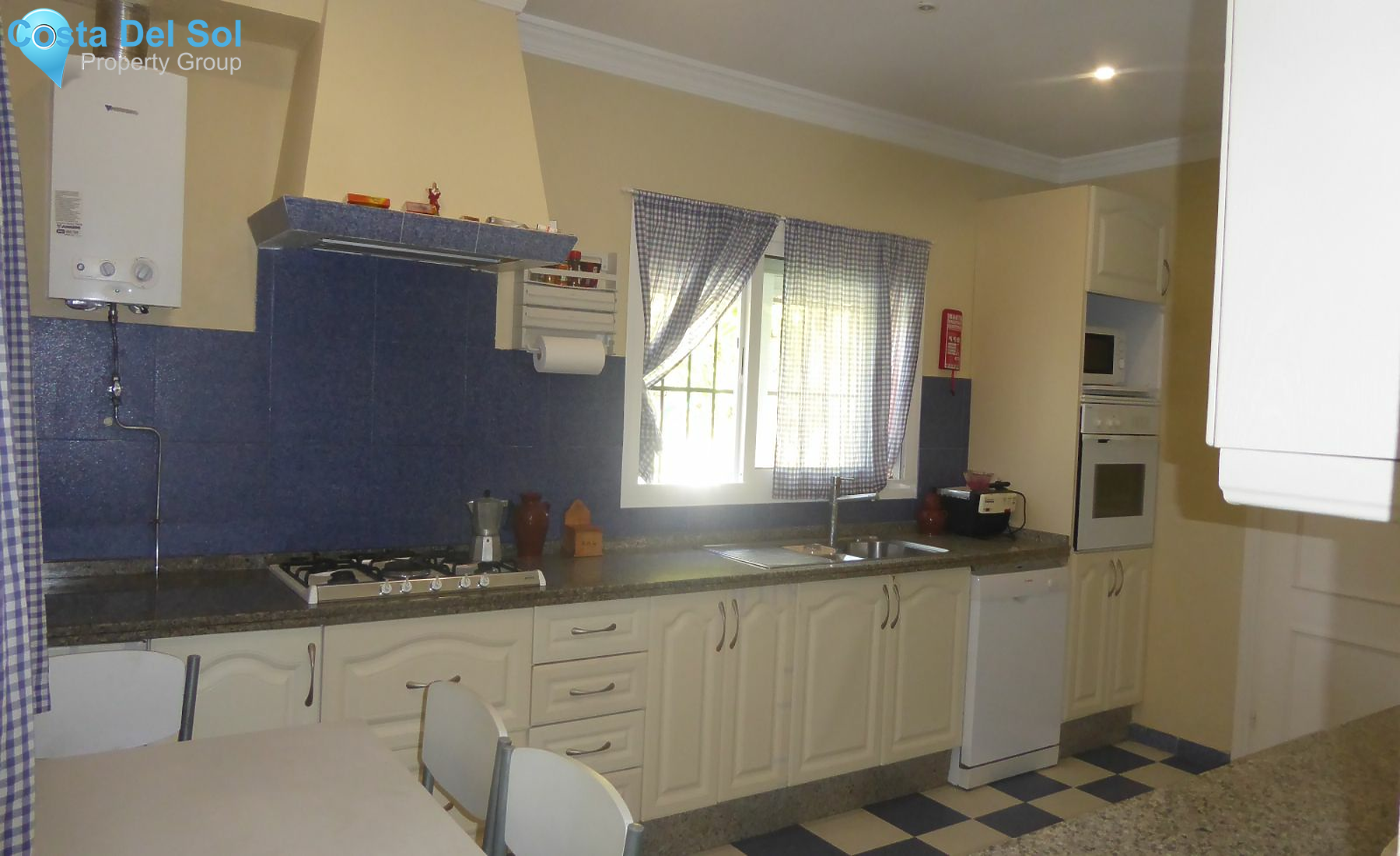 Detached Villa in Estepona-1553907