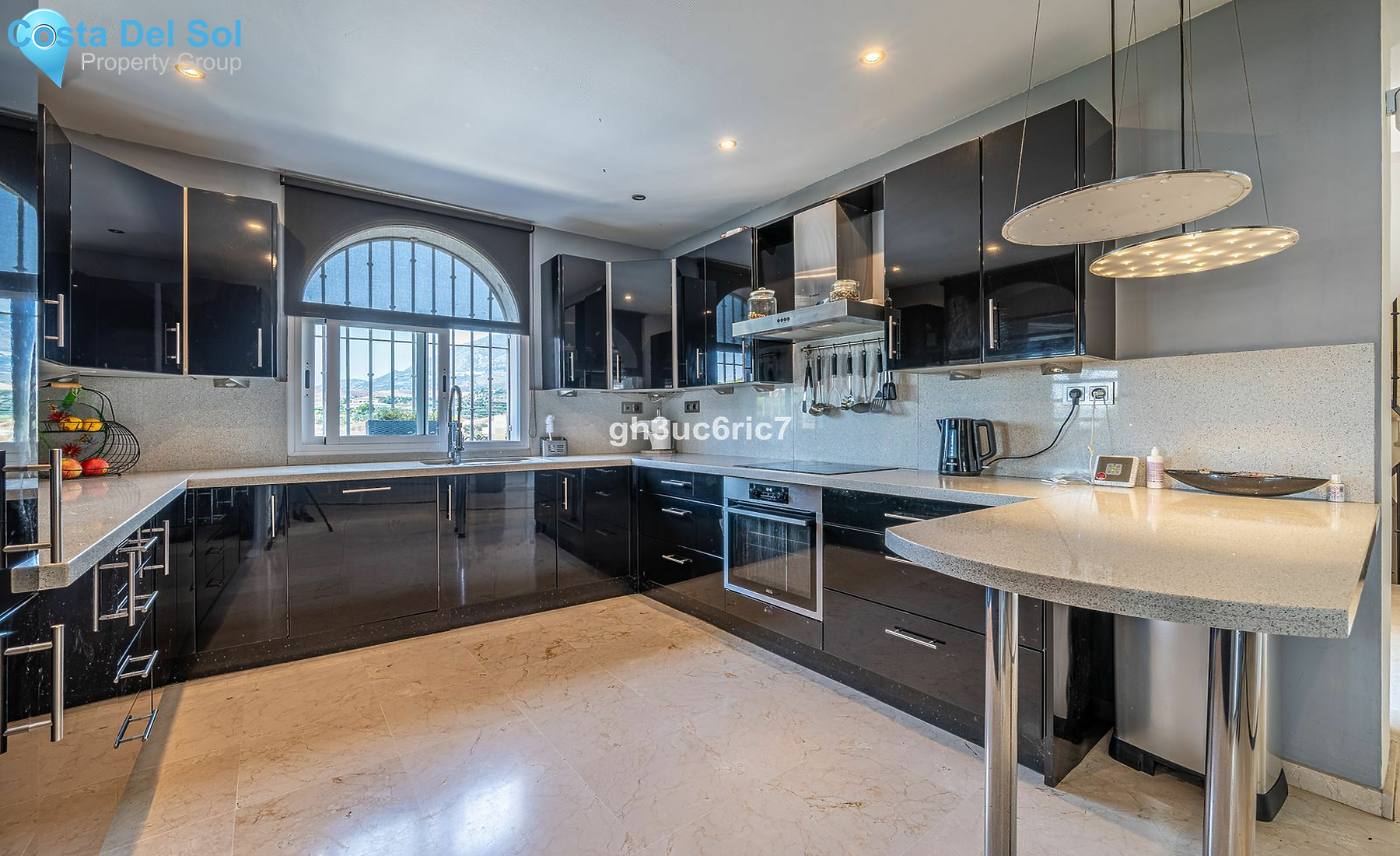 Detached Villa in Fuengirola-1548190