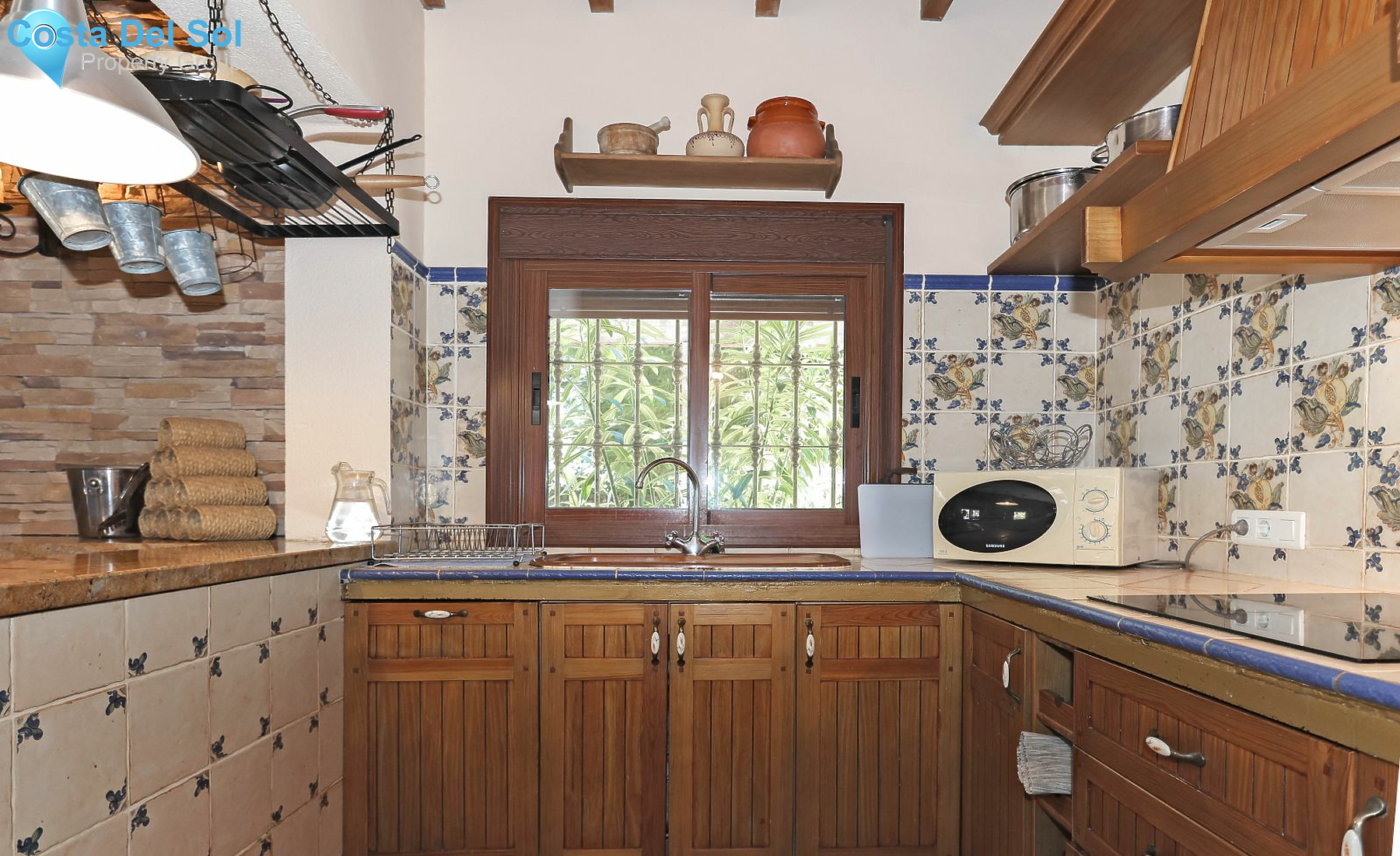 Detached Villa in Guaro-1218006