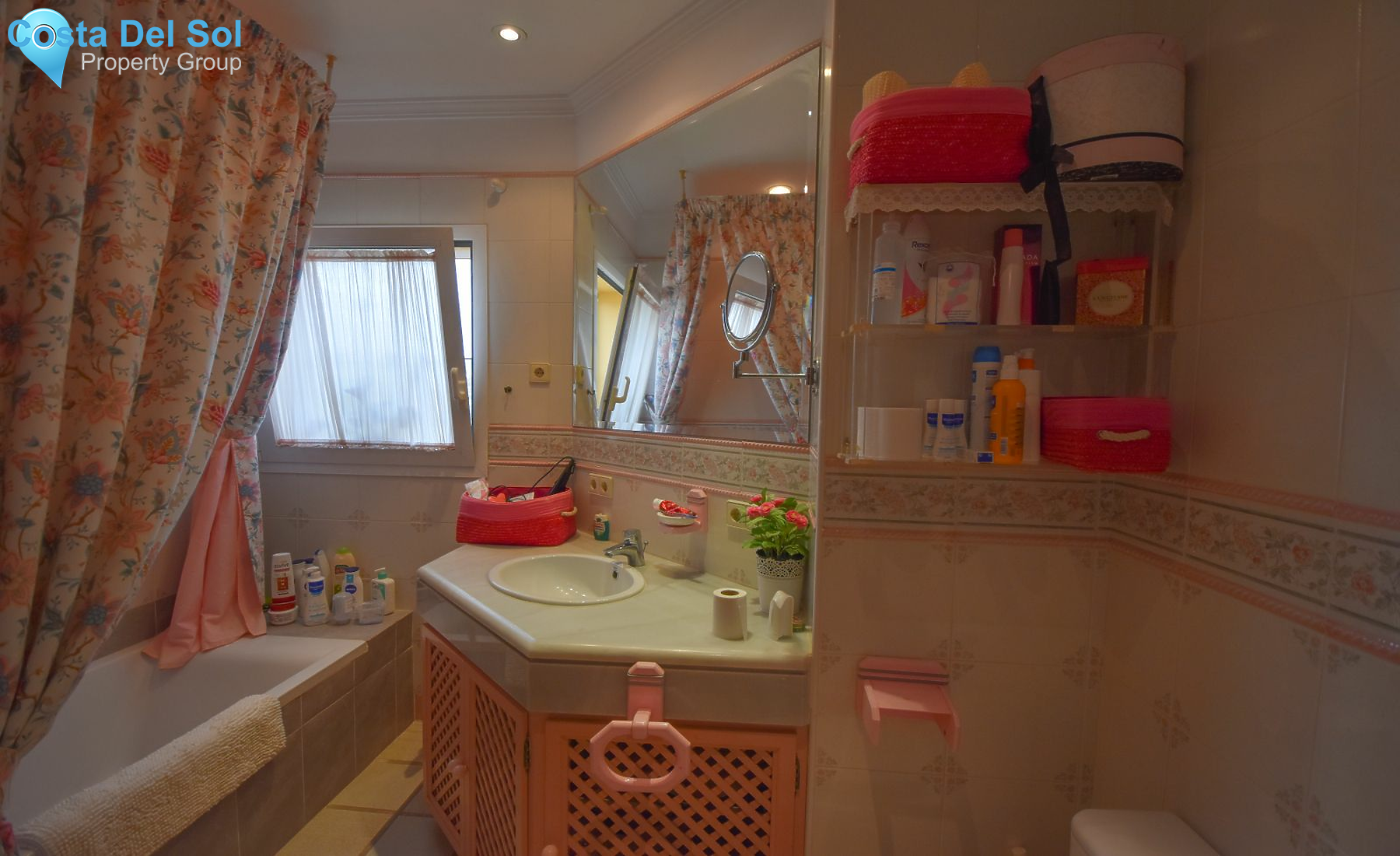 Detached Villa in Las Chapas-1213049