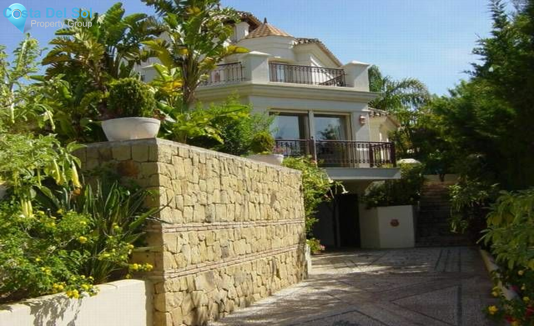 Detached Villa in Las Chapas-1215000
