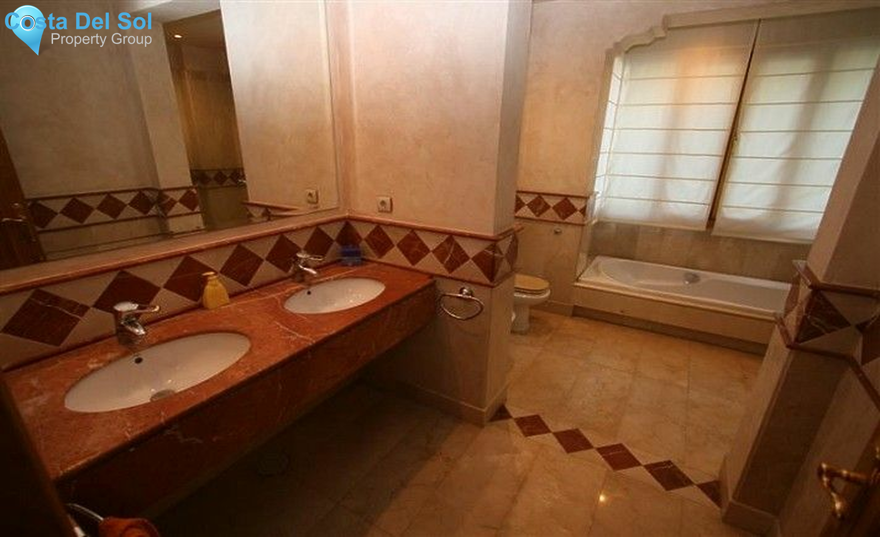 Detached Villa in Las Chapas-1215002