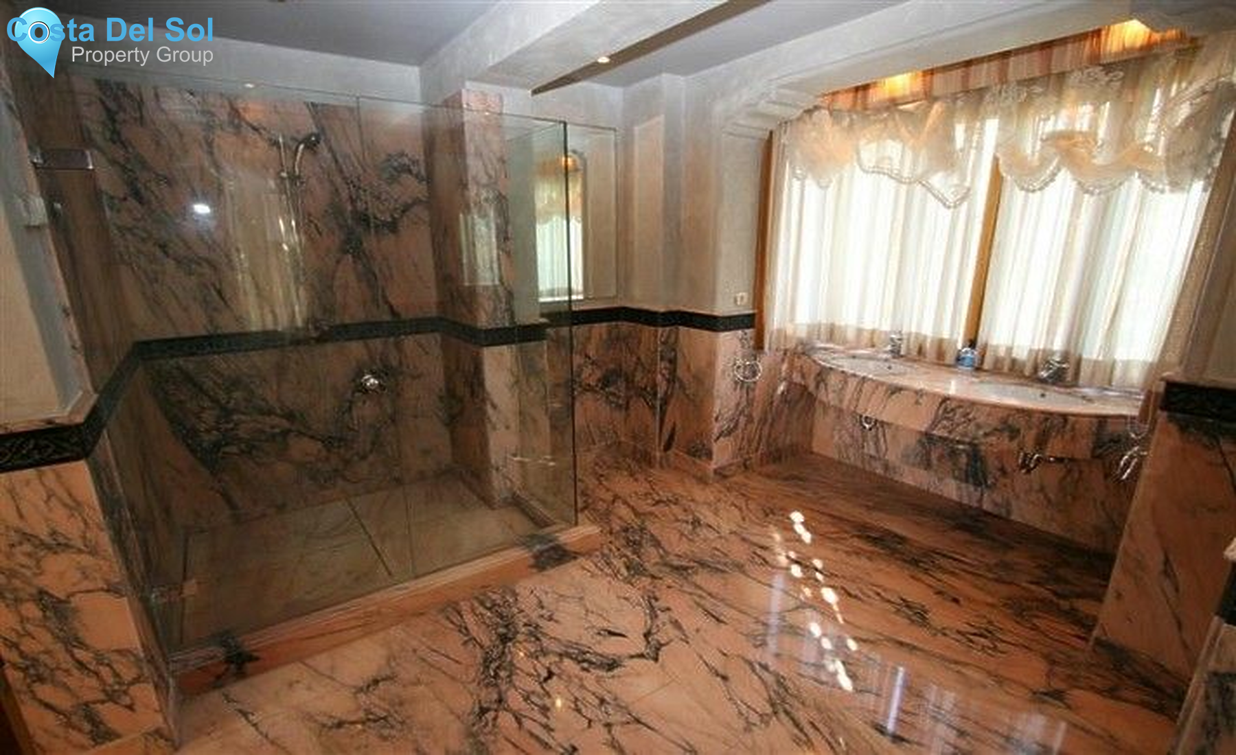 Detached Villa in Las Chapas-1215007