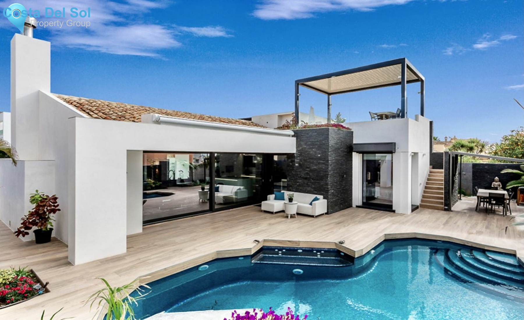 Detached Villa in Las Chapas-1399017