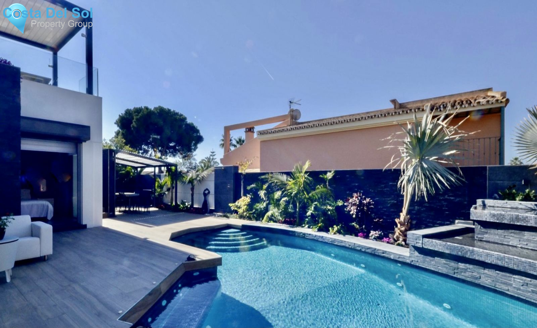 Detached Villa in Las Chapas-1399020