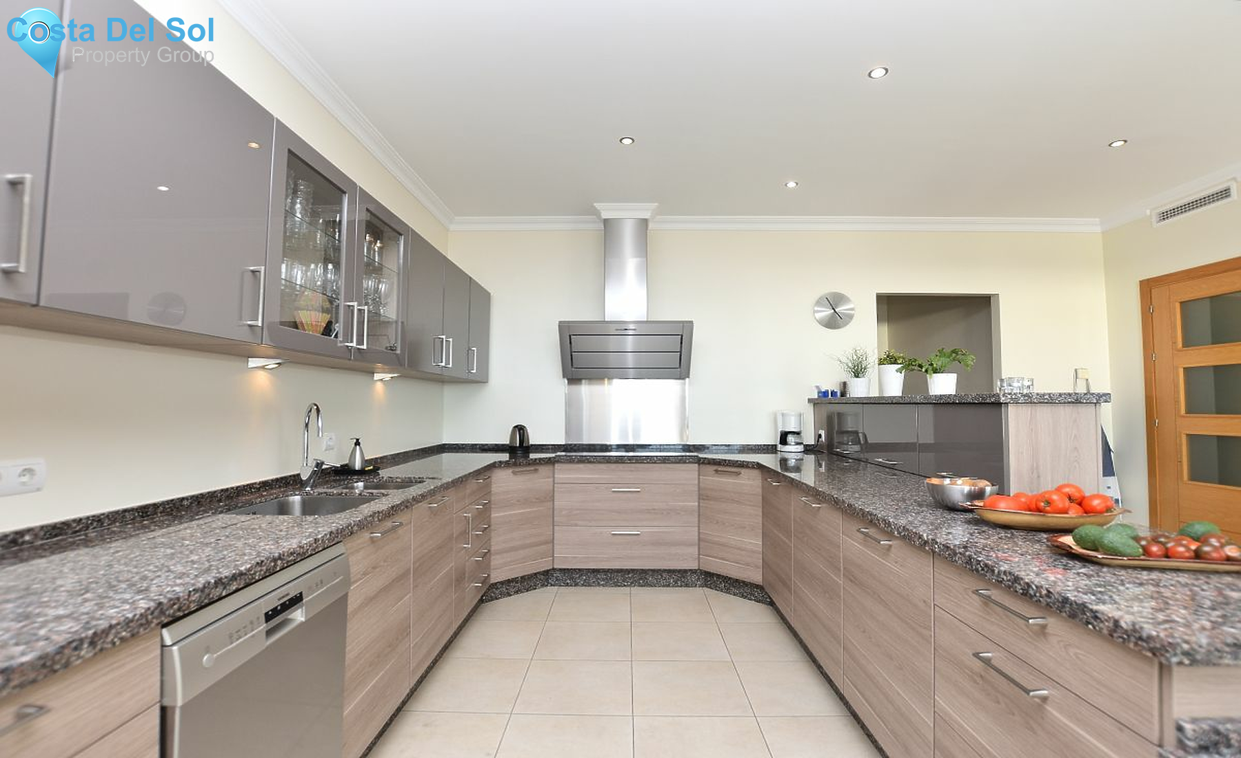 Detached Villa in Marbella-1127665