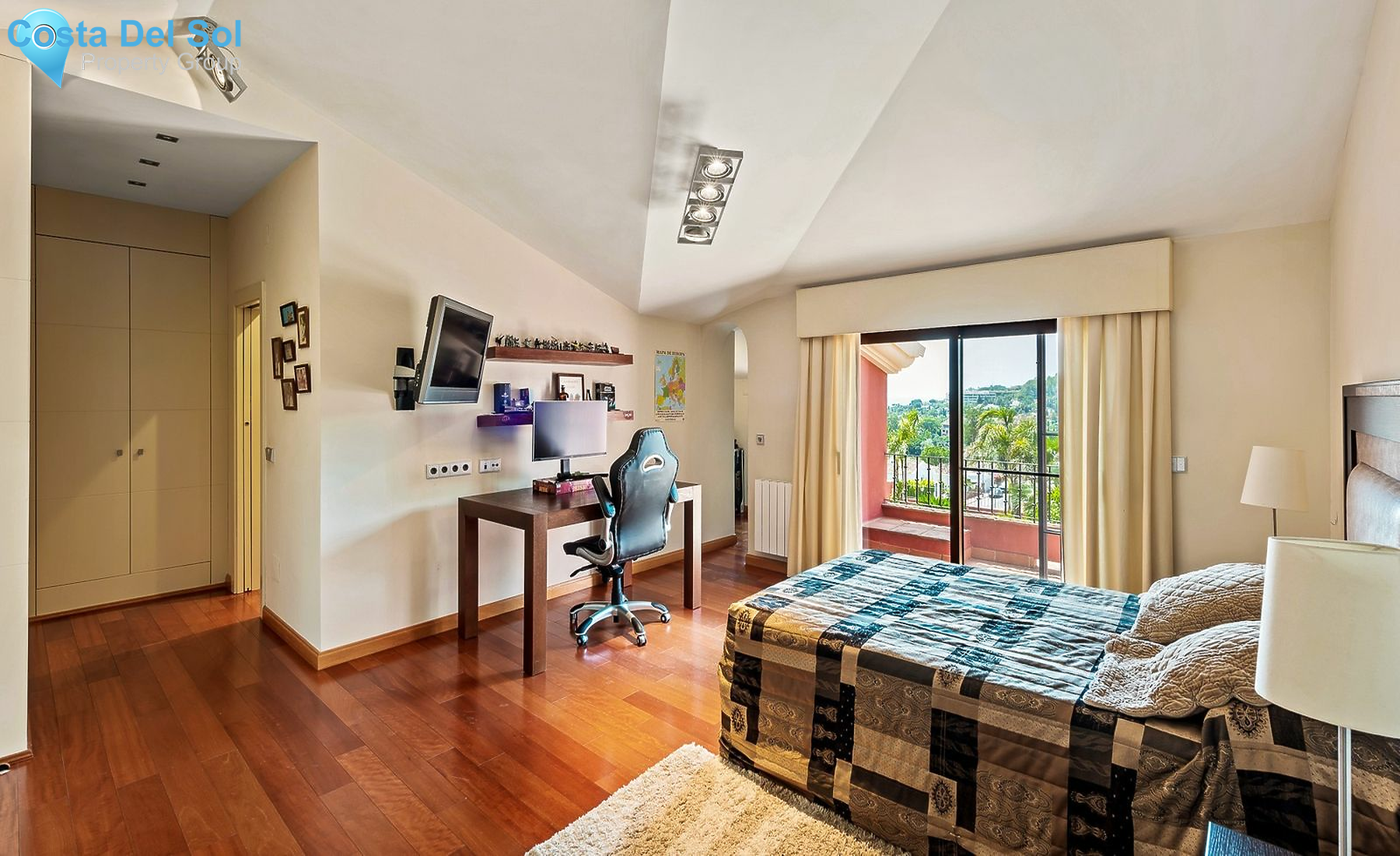 Detached Villa in Marbella-1447437