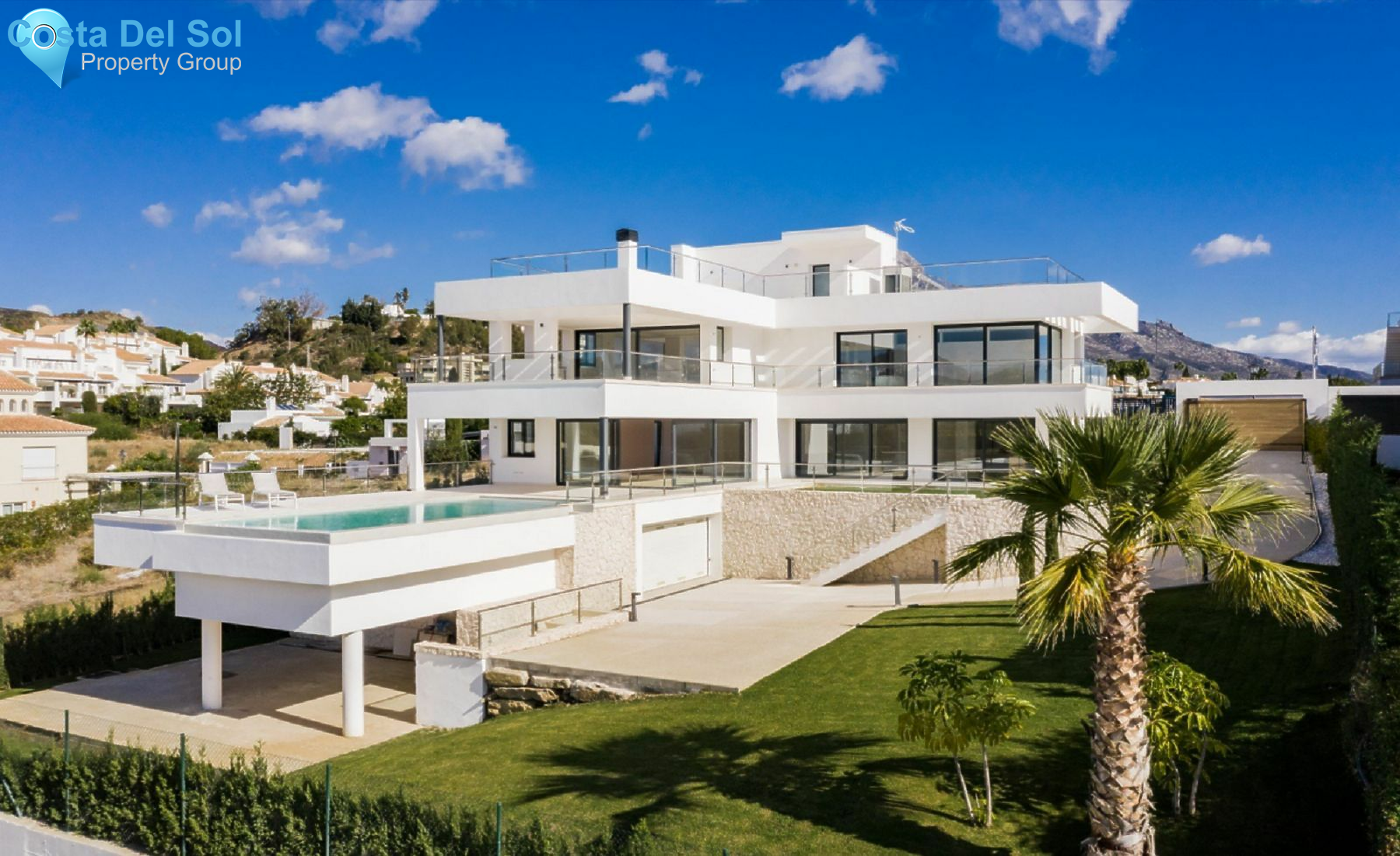 Detached Villa in Marbella-1473074