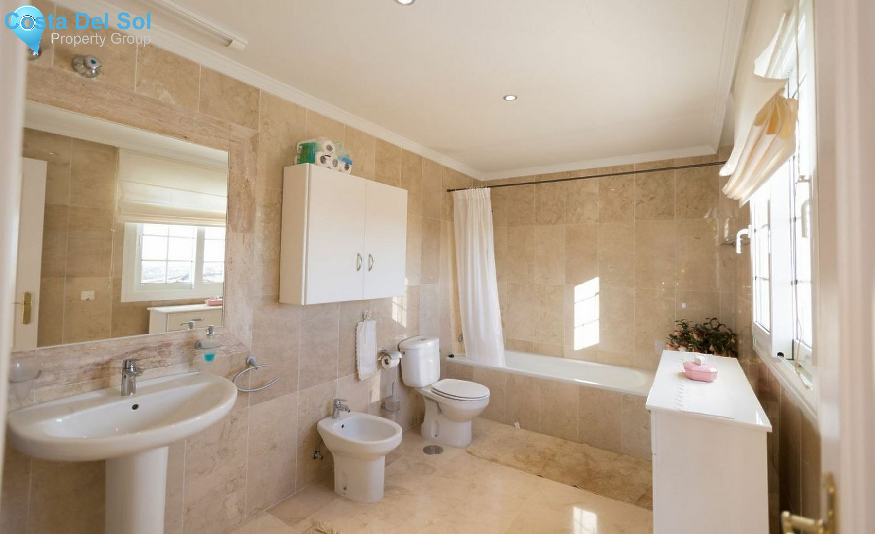 Detached Villa in Marbella-1483971