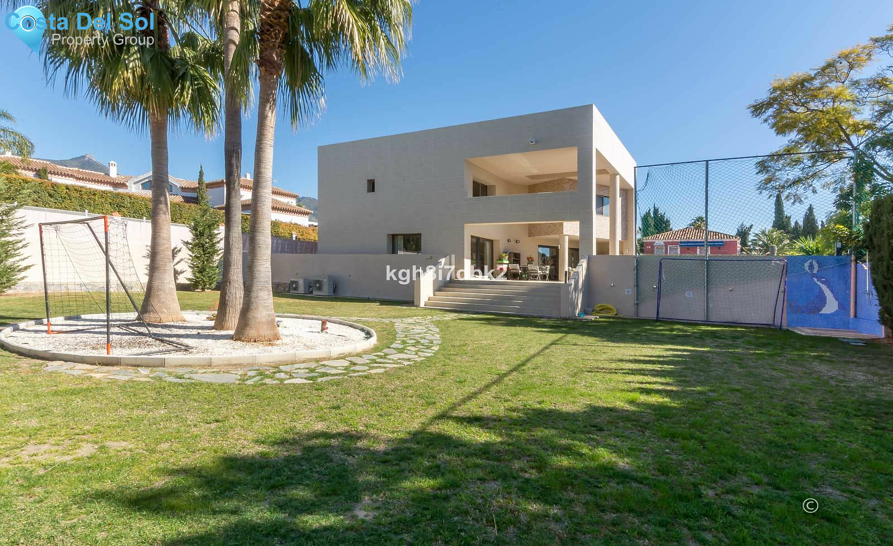 Detached Villa in Marbella-1491537