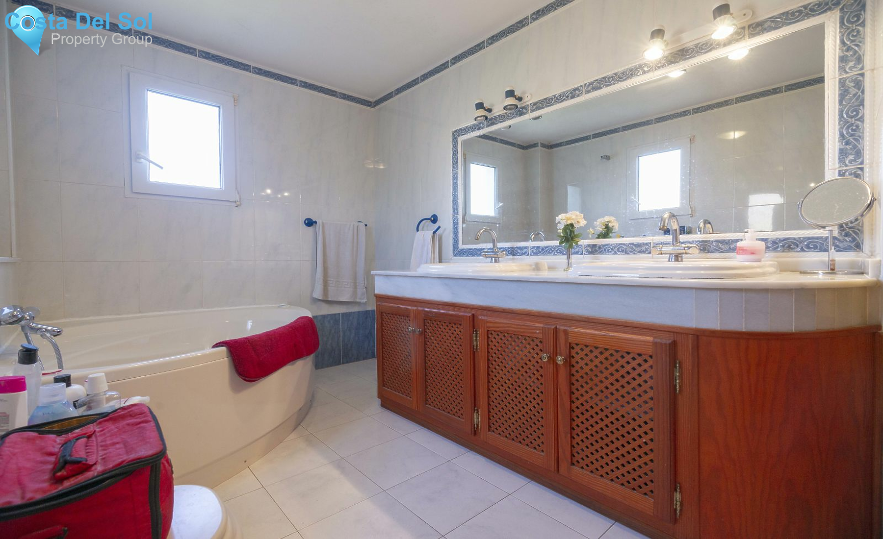 Detached Villa in Marbella-1521345